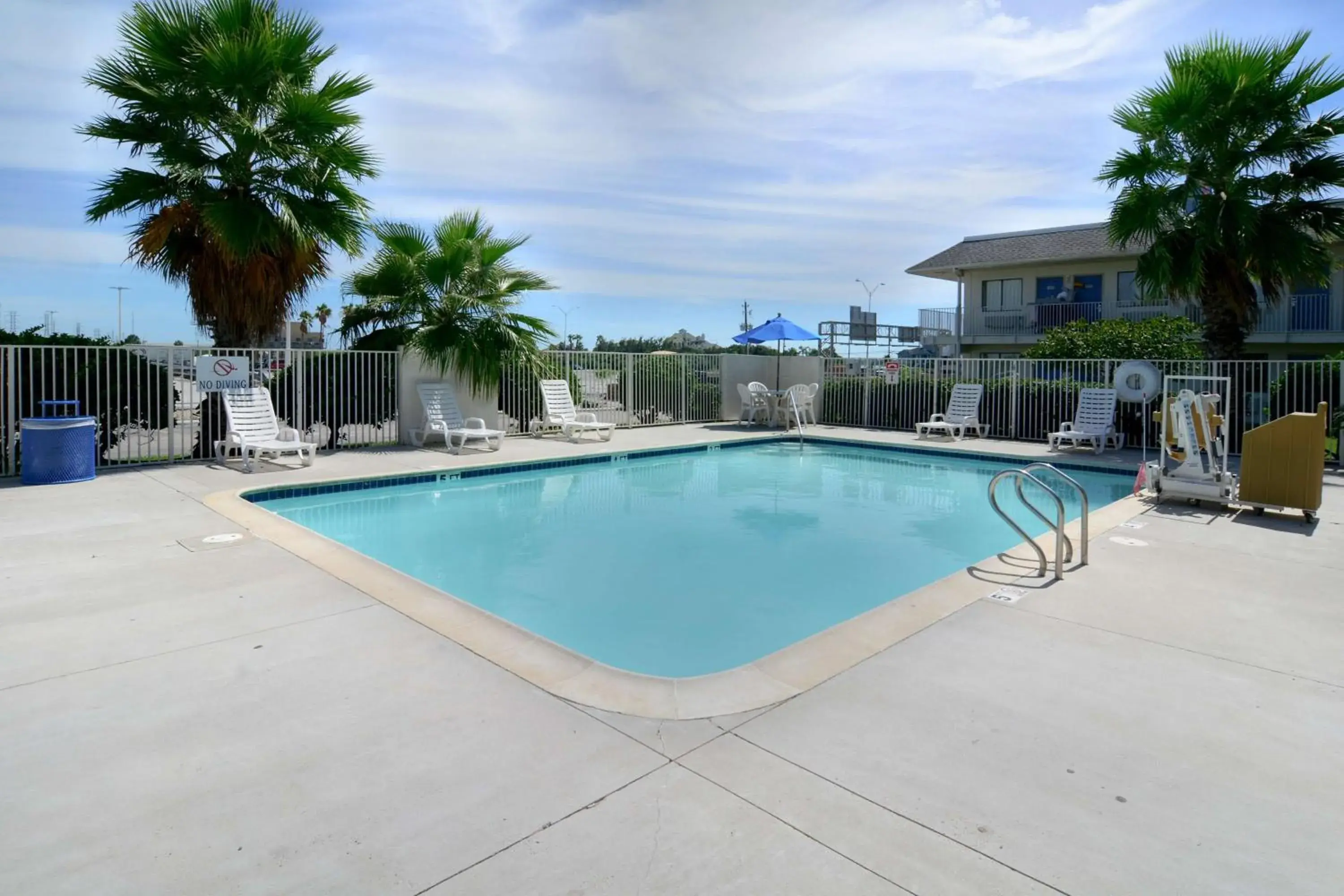 Day, Swimming Pool in Motel 6-Galveston, TX