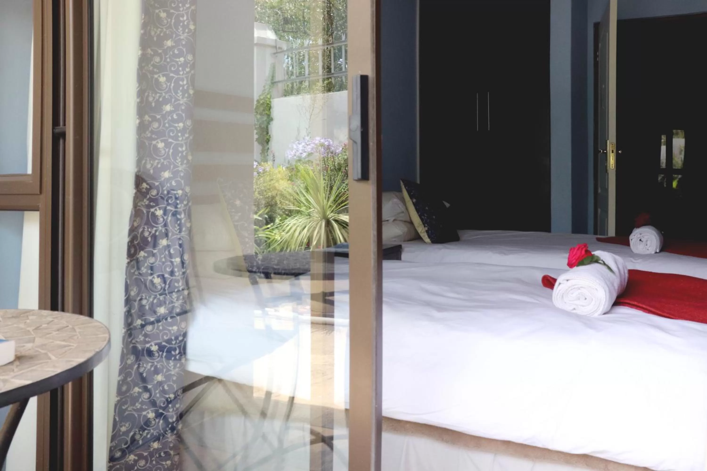 Bed in Tribute Guest House Matala