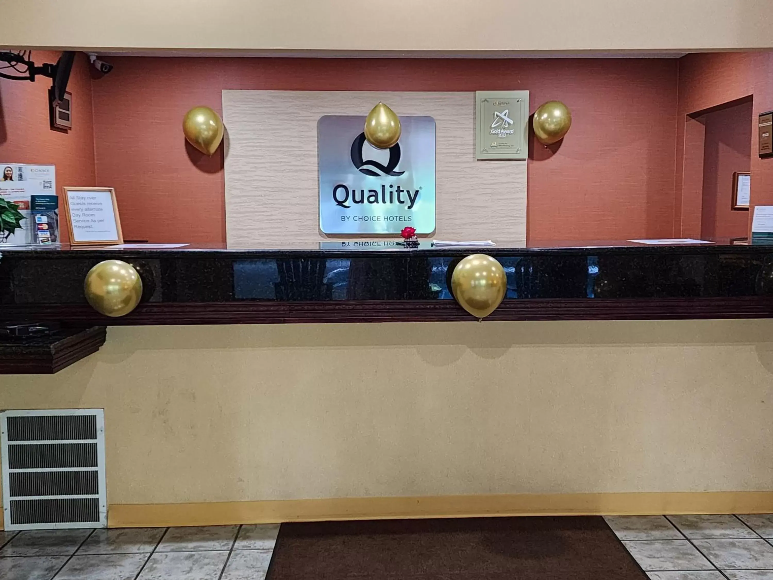 Lobby/Reception in Quality Inn