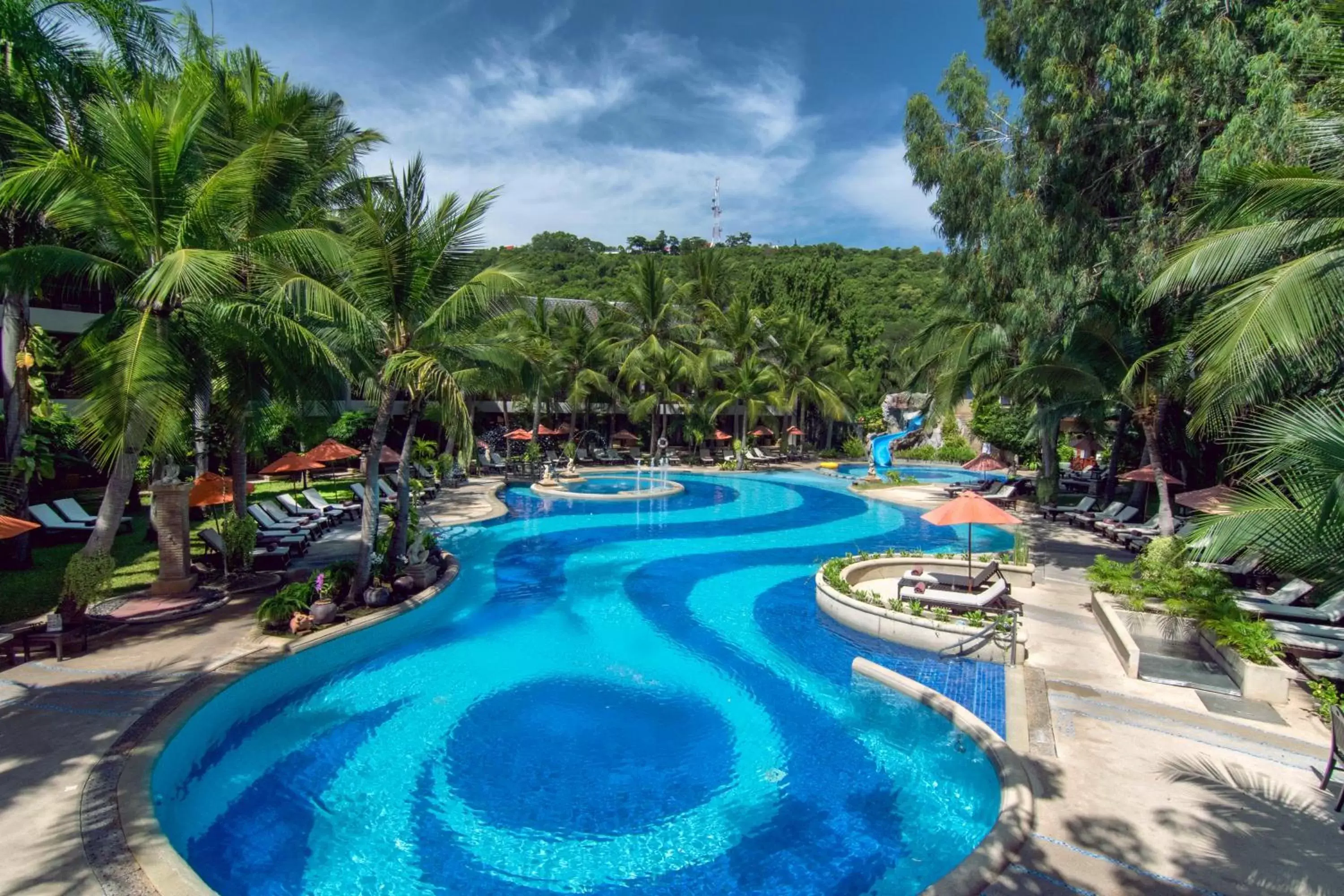 Garden view, Swimming Pool in Siam Bayshore Resort Pattaya