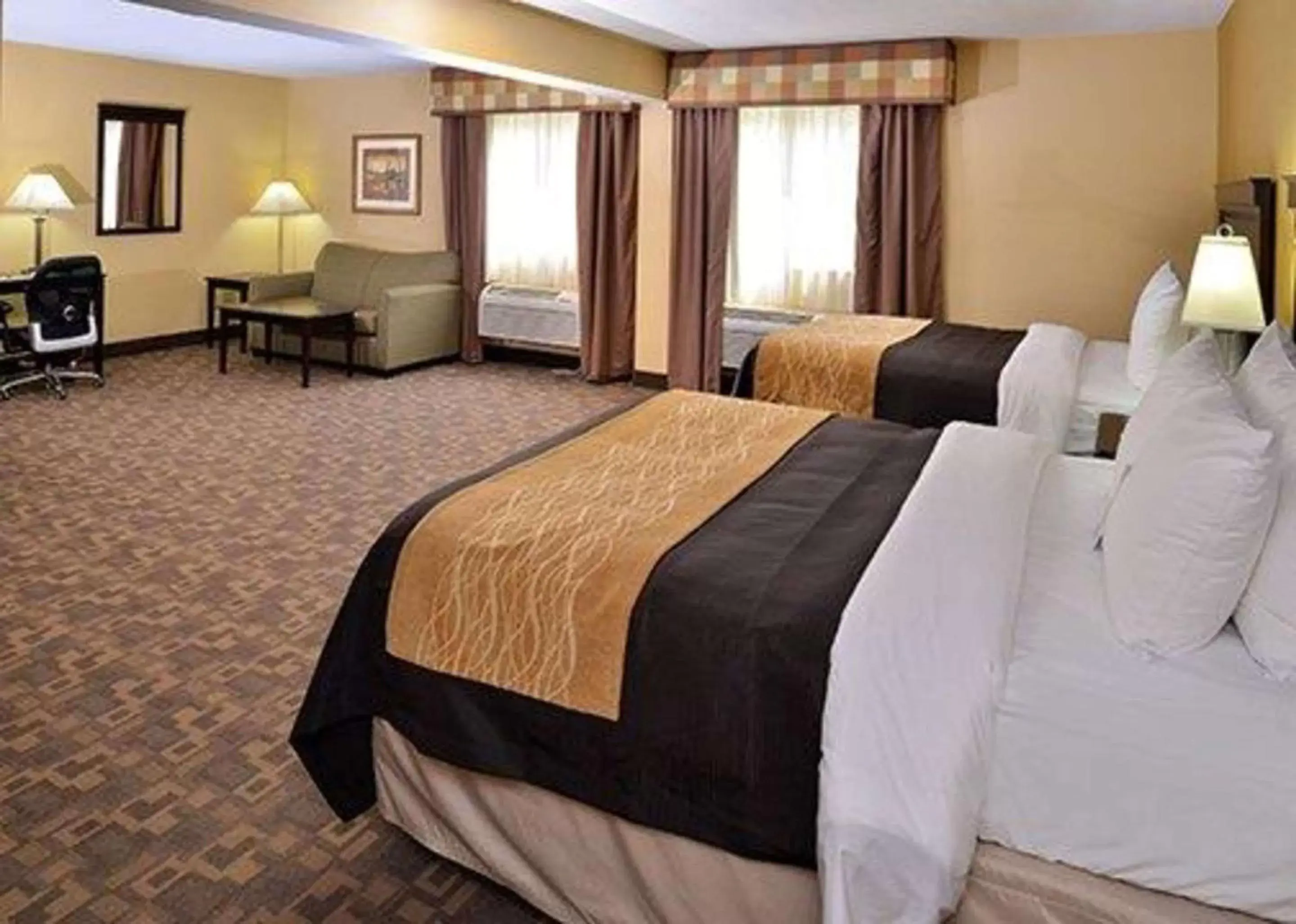 Photo of the whole room in Quality Inn