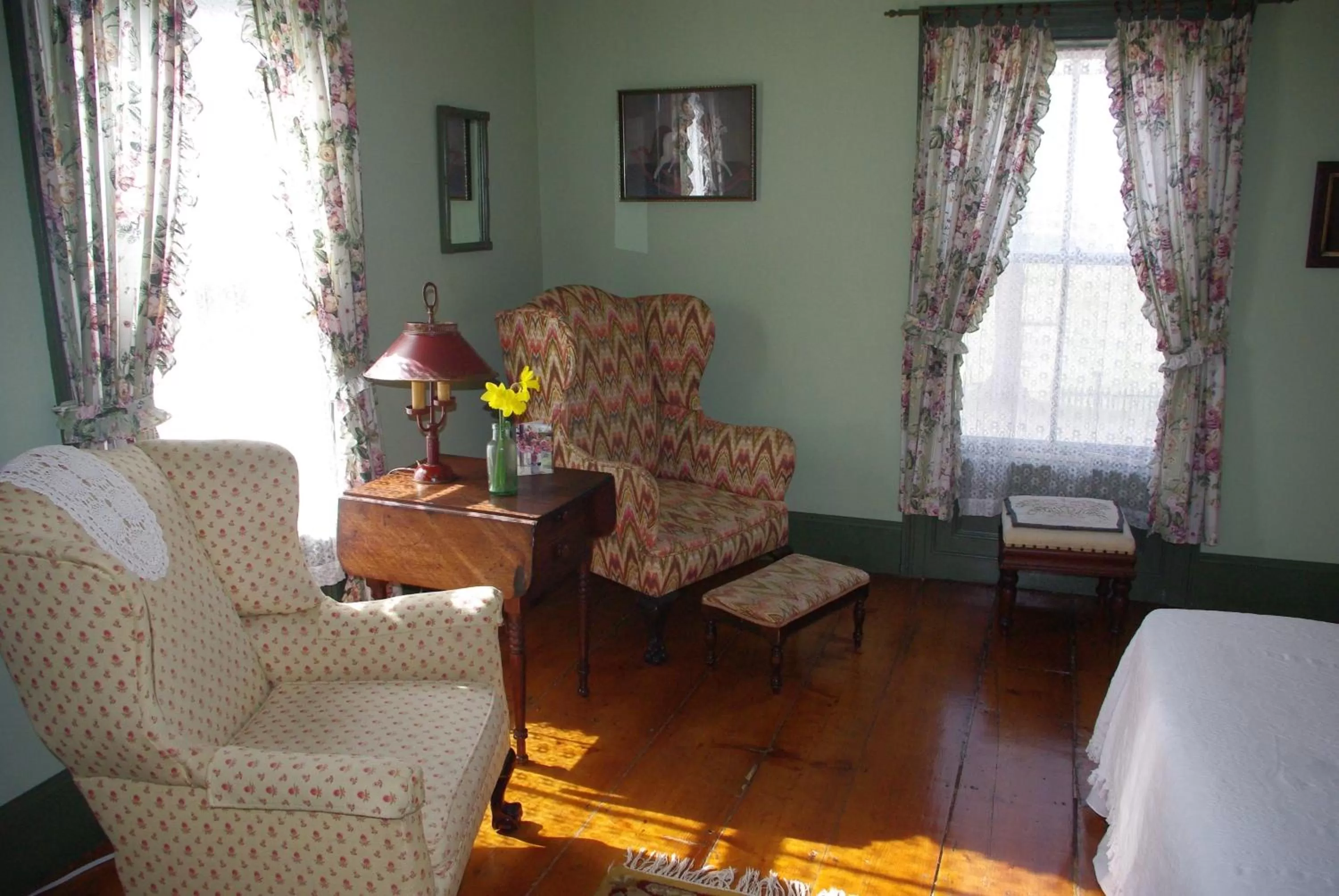 Day, Seating Area in The Garrison House Inn