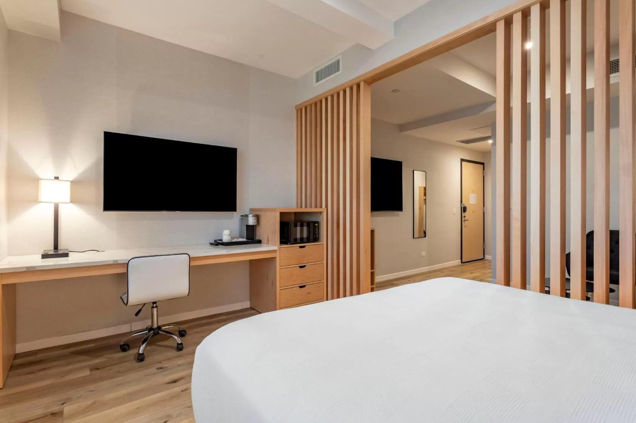 TV and multimedia, Bed in Best Western Plus Soho Hotel