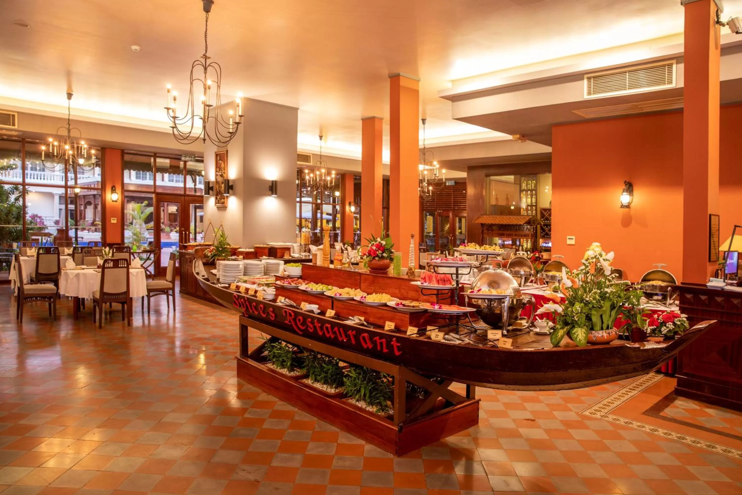 Restaurant/places to eat in Victoria Can Tho Resort