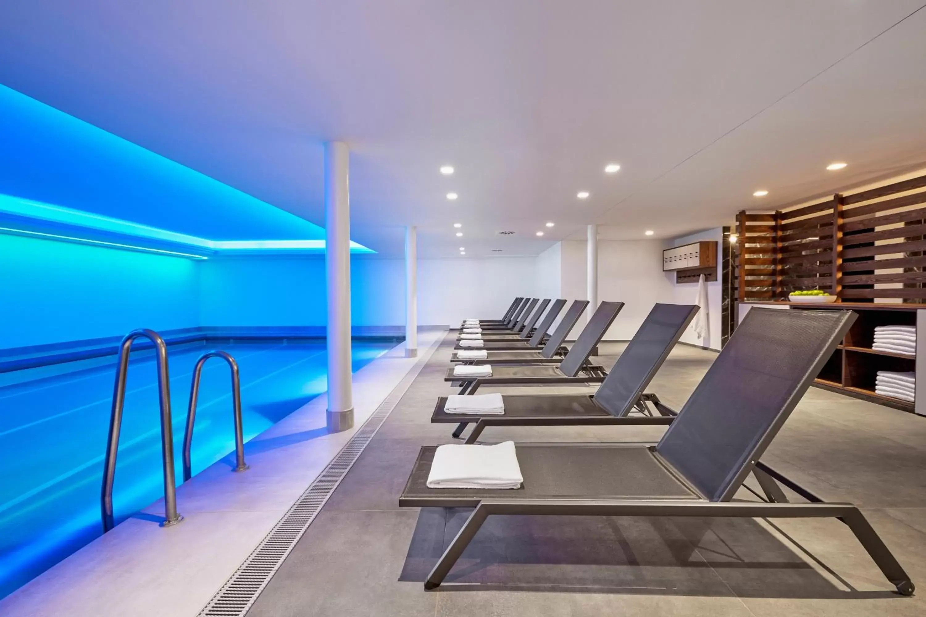 Swimming pool in H+ Hotel & SPA Engelberg Swimming pool in H+ Hotel & SPA Engelberg