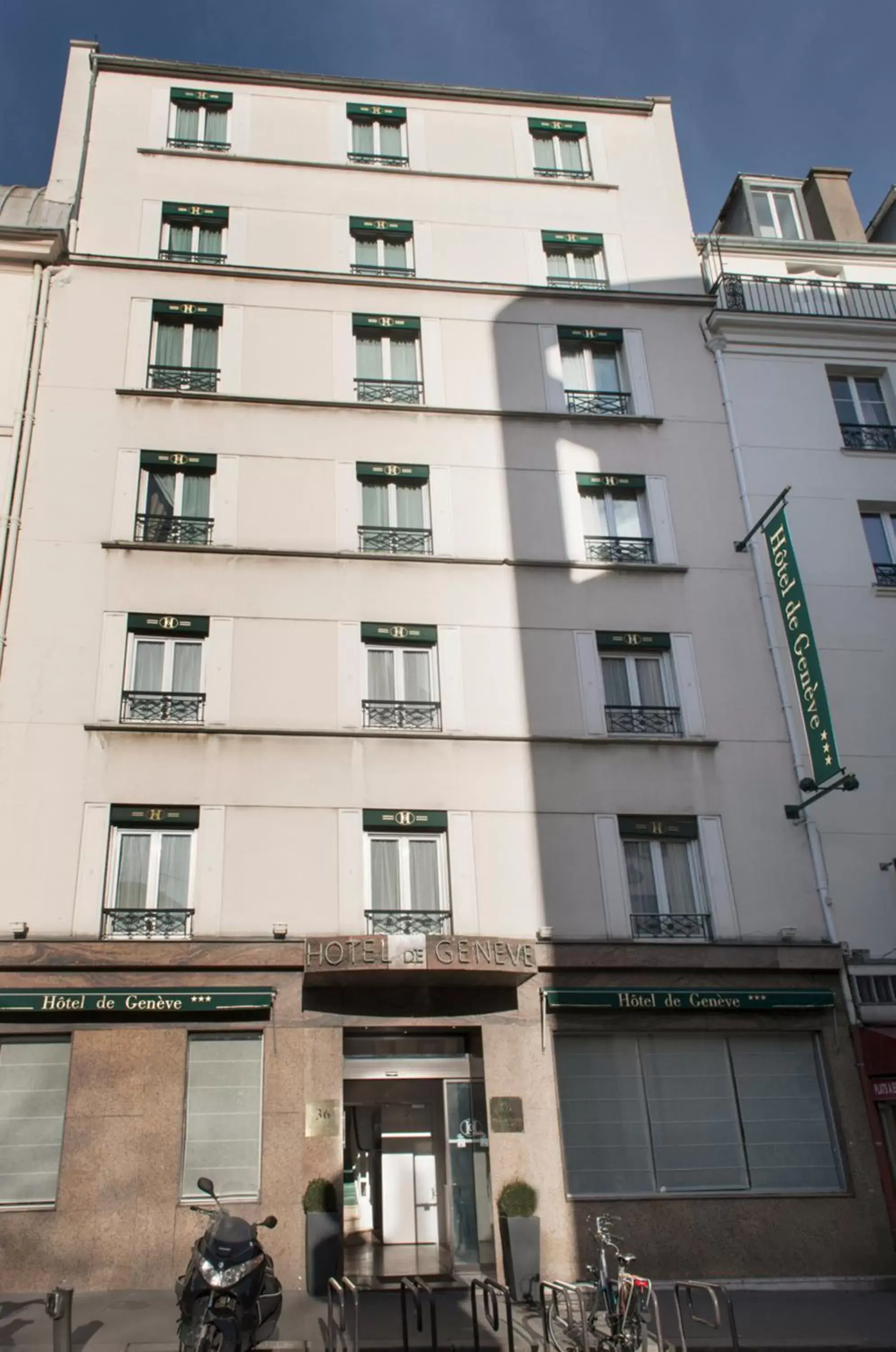 Facade/entrance, Property Building in Hôtel de Genève