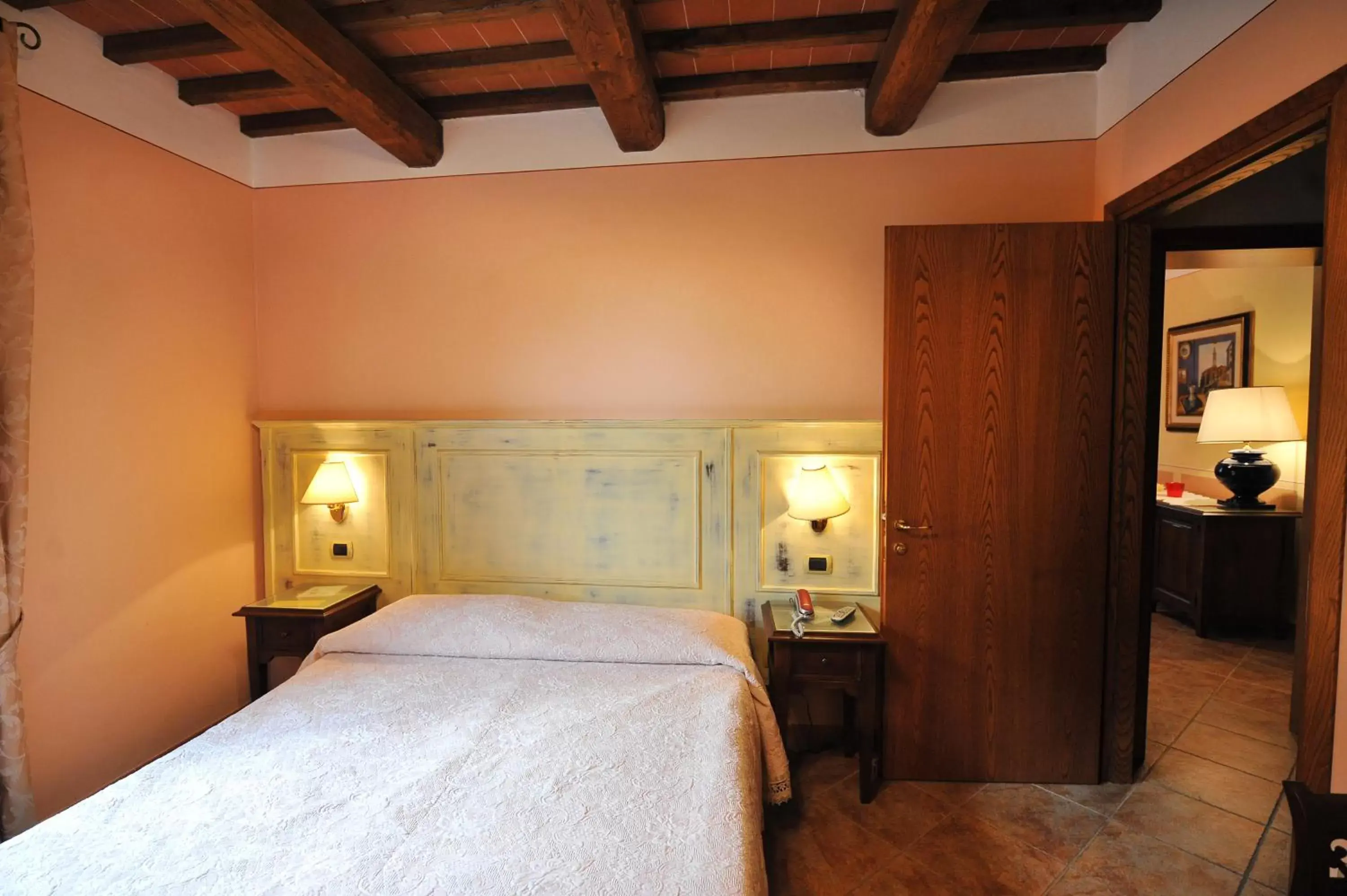 Photo of the whole room, Bed in Albergo La Foresteria