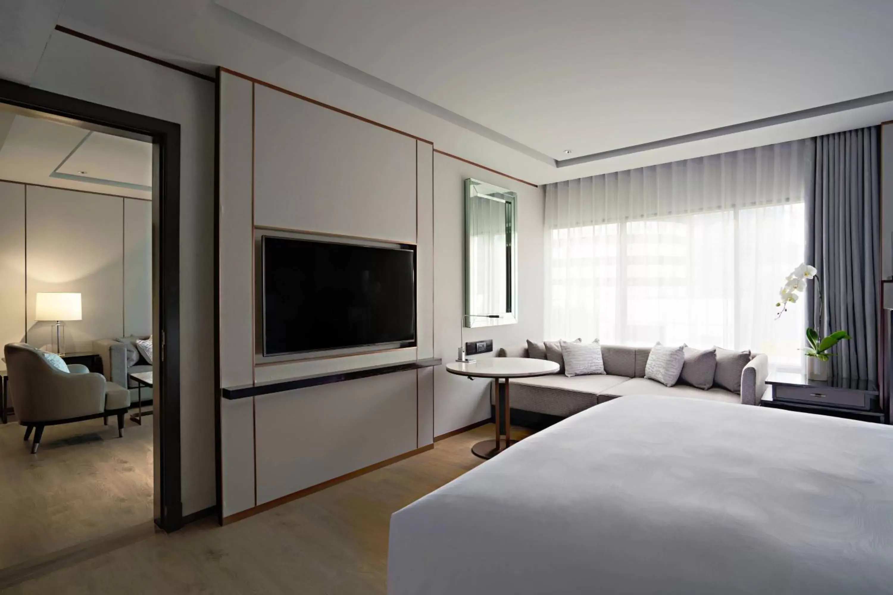 Bedroom, TV/Entertainment Center in JW Marriott Hotel Bangkok
