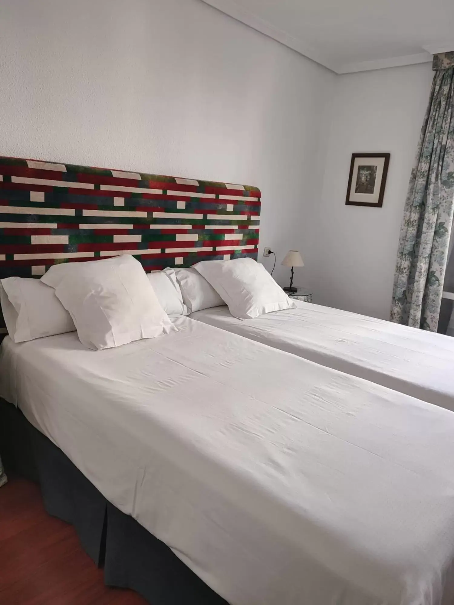 Bed in Hotel Simon