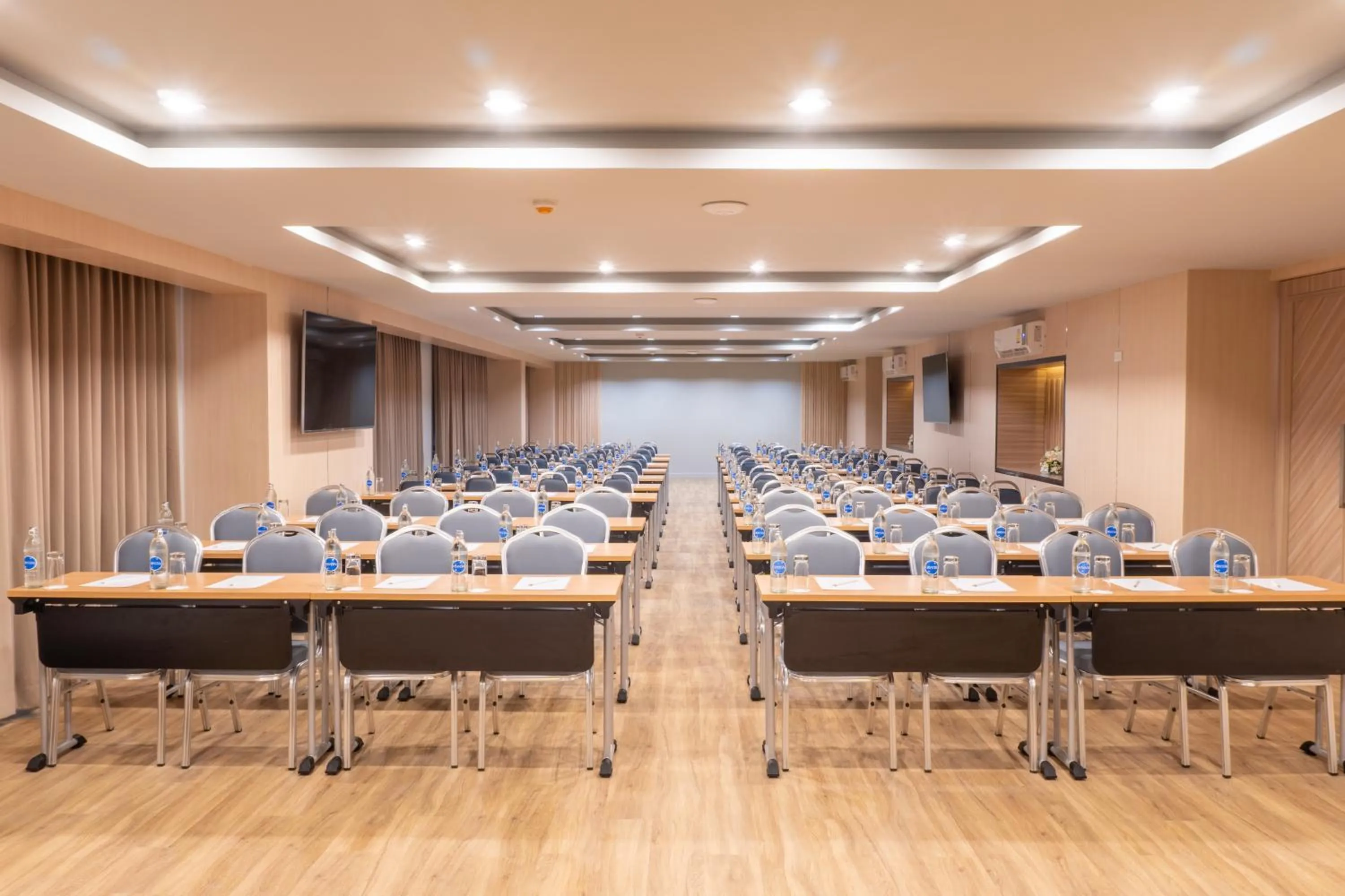Meeting/conference room in Recenta Phuket Suanluang by Deevana