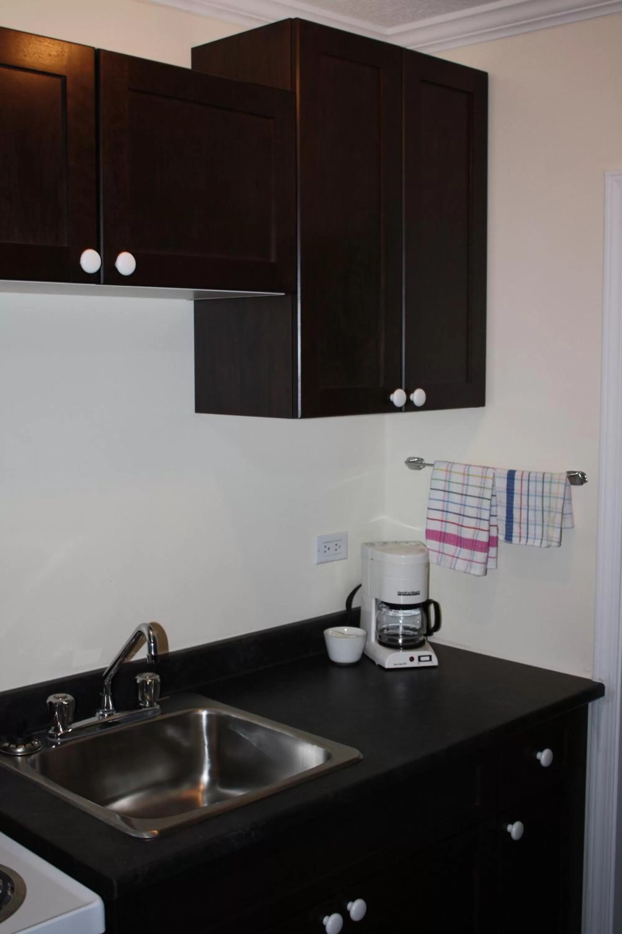 Kitchen or kitchenette, Kitchen/Kitchenette in Sunny Beach Motel