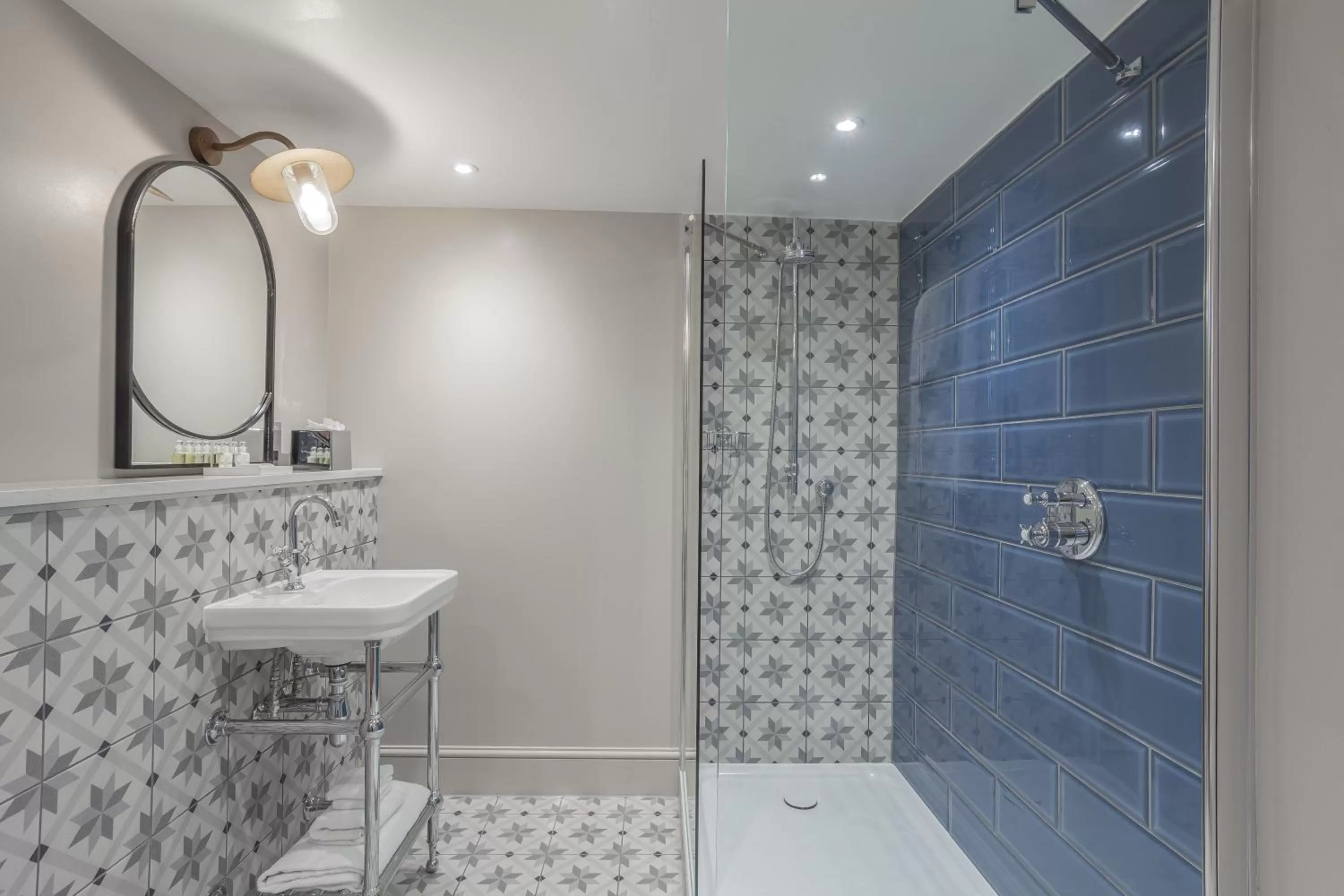 Bathroom in Richmond Hill Hotel