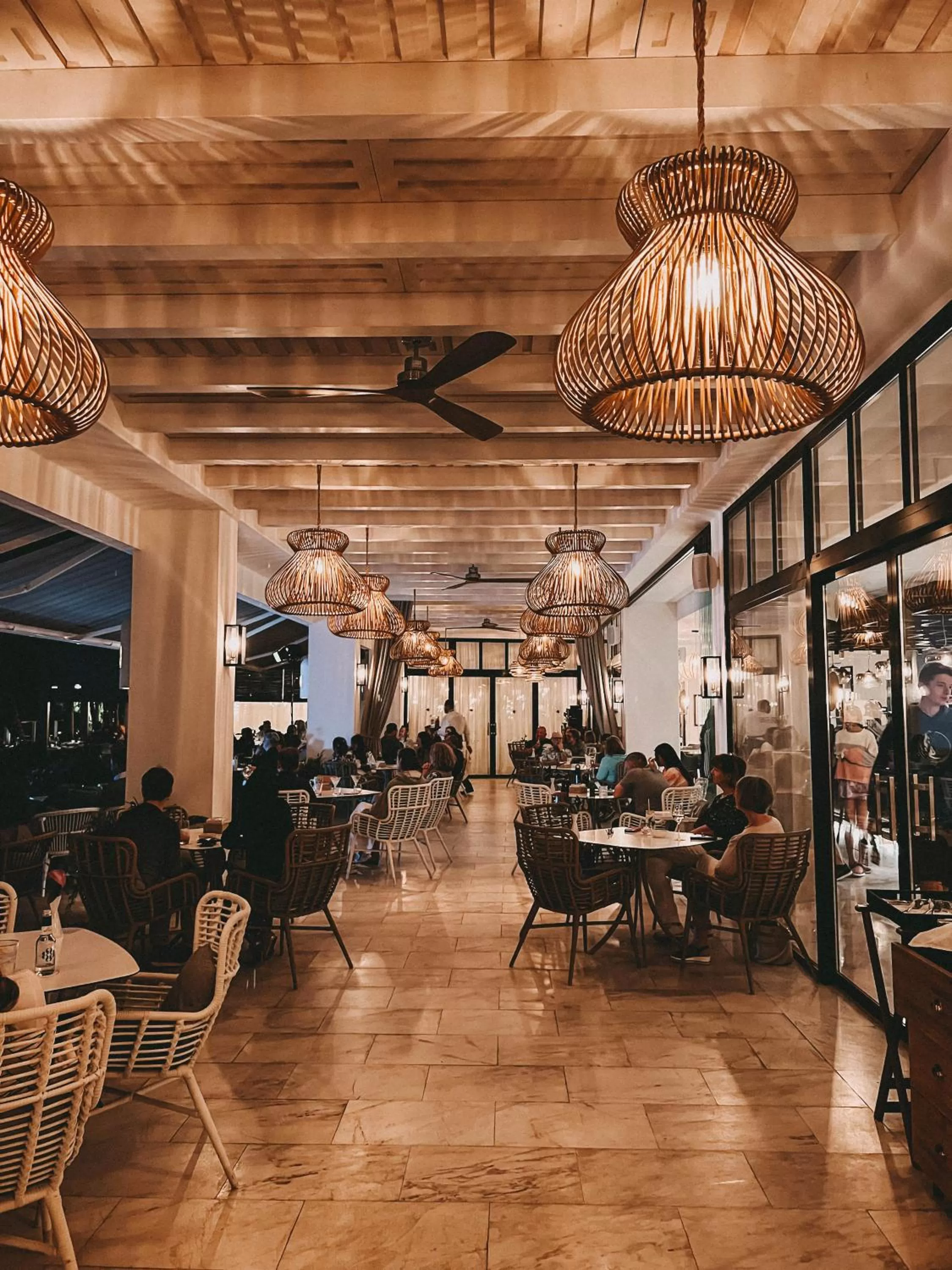 Restaurant/places to eat in Hotel Fariones