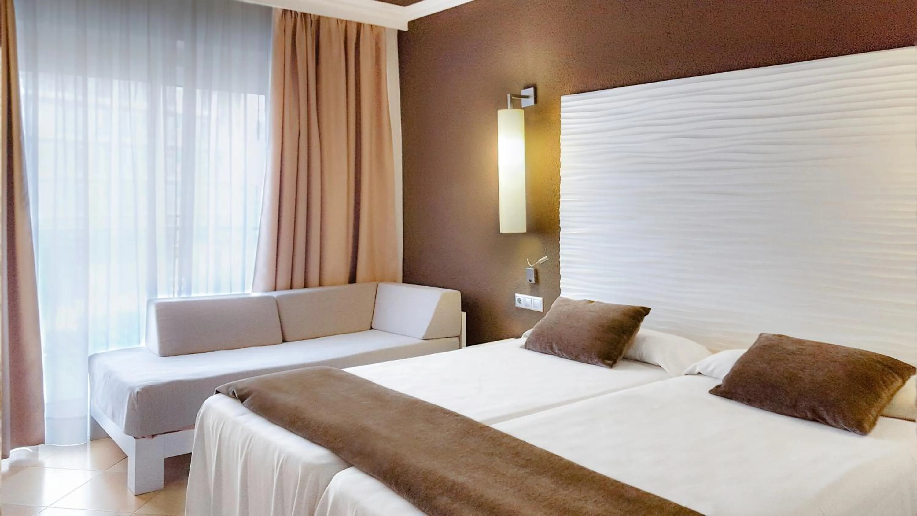 Bedroom, Bed in Hotel Augustus