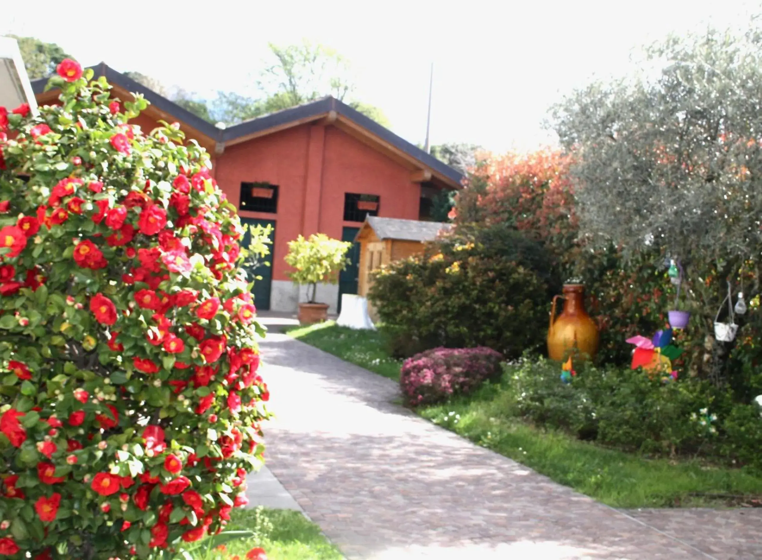 Garden view, Property Building in Hotel La Sosta