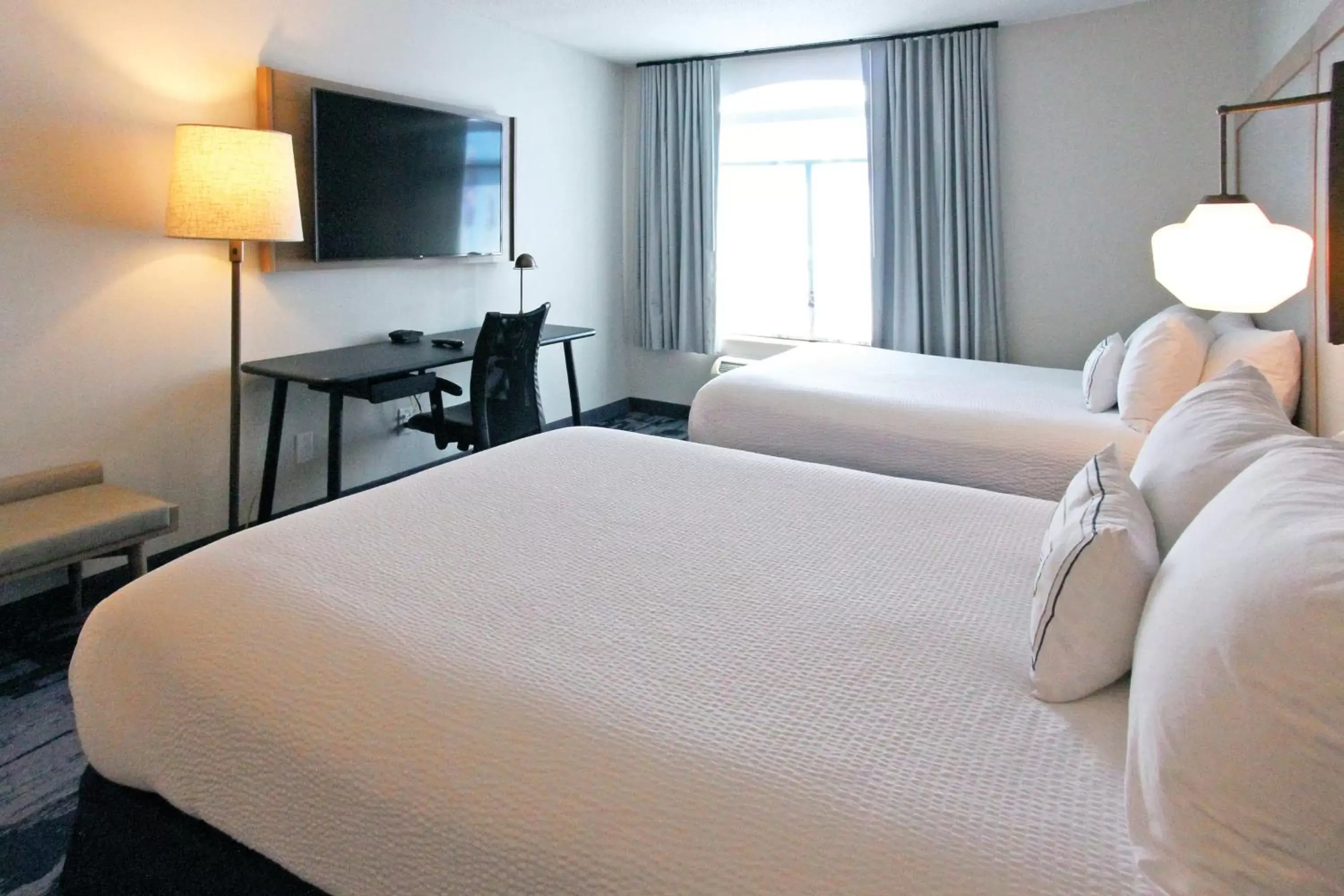 Guests, Bed in Fairfield Inn & Suites by Marriott Charleston Airport/Convention Center