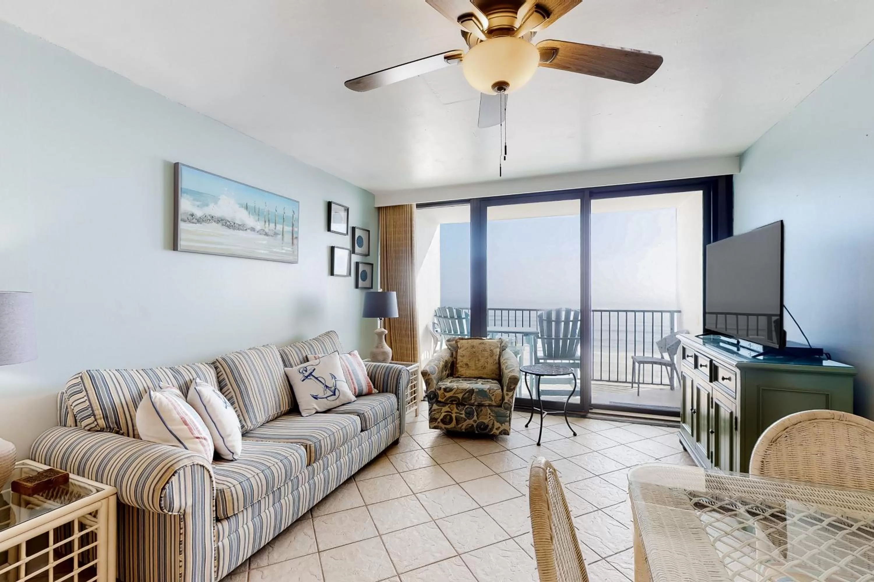 Seating Area in Island Winds West #578