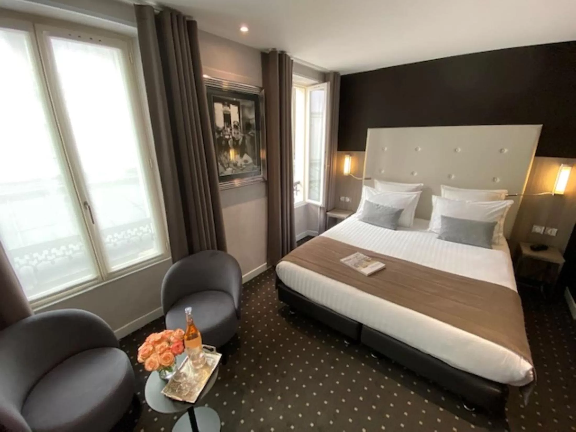 Superior Double Room in Hotel de la Paix Tour Eiffel