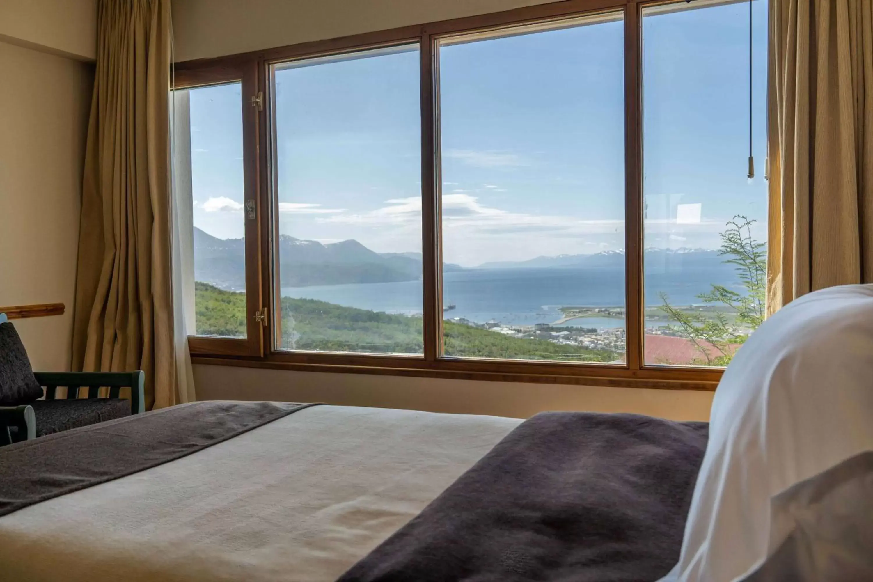 Photo of the whole room, Mountain View in Wyndham Garden Ushuaia Hotel del Glaciar