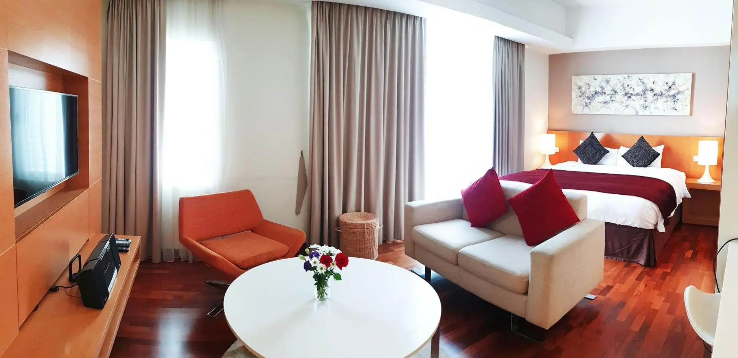 TV and multimedia in Cormar Suites