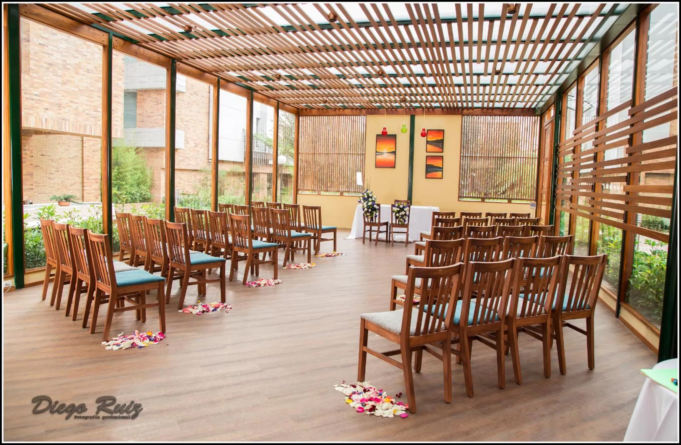 Restaurant/places to eat in Hotel Habitel Select