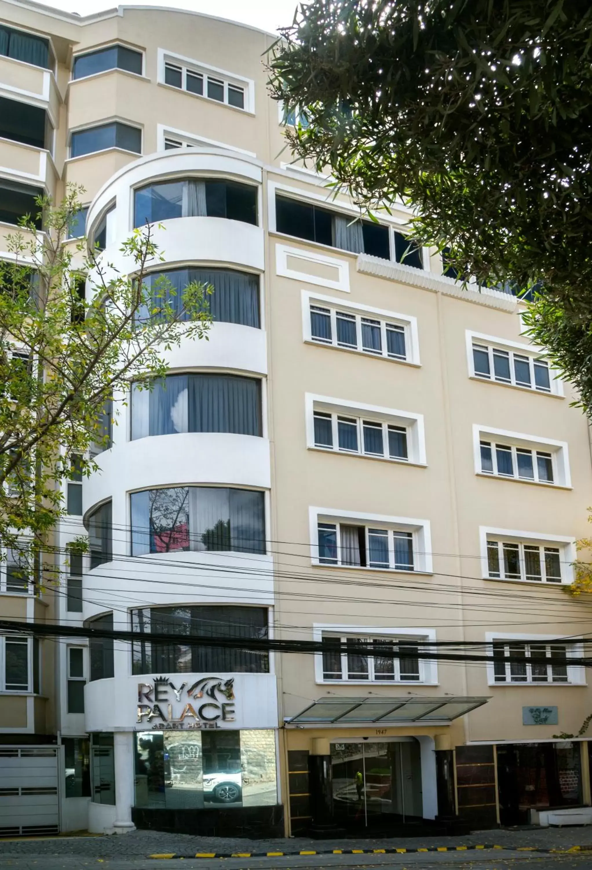 Property Building in El Rey Palace Hotel