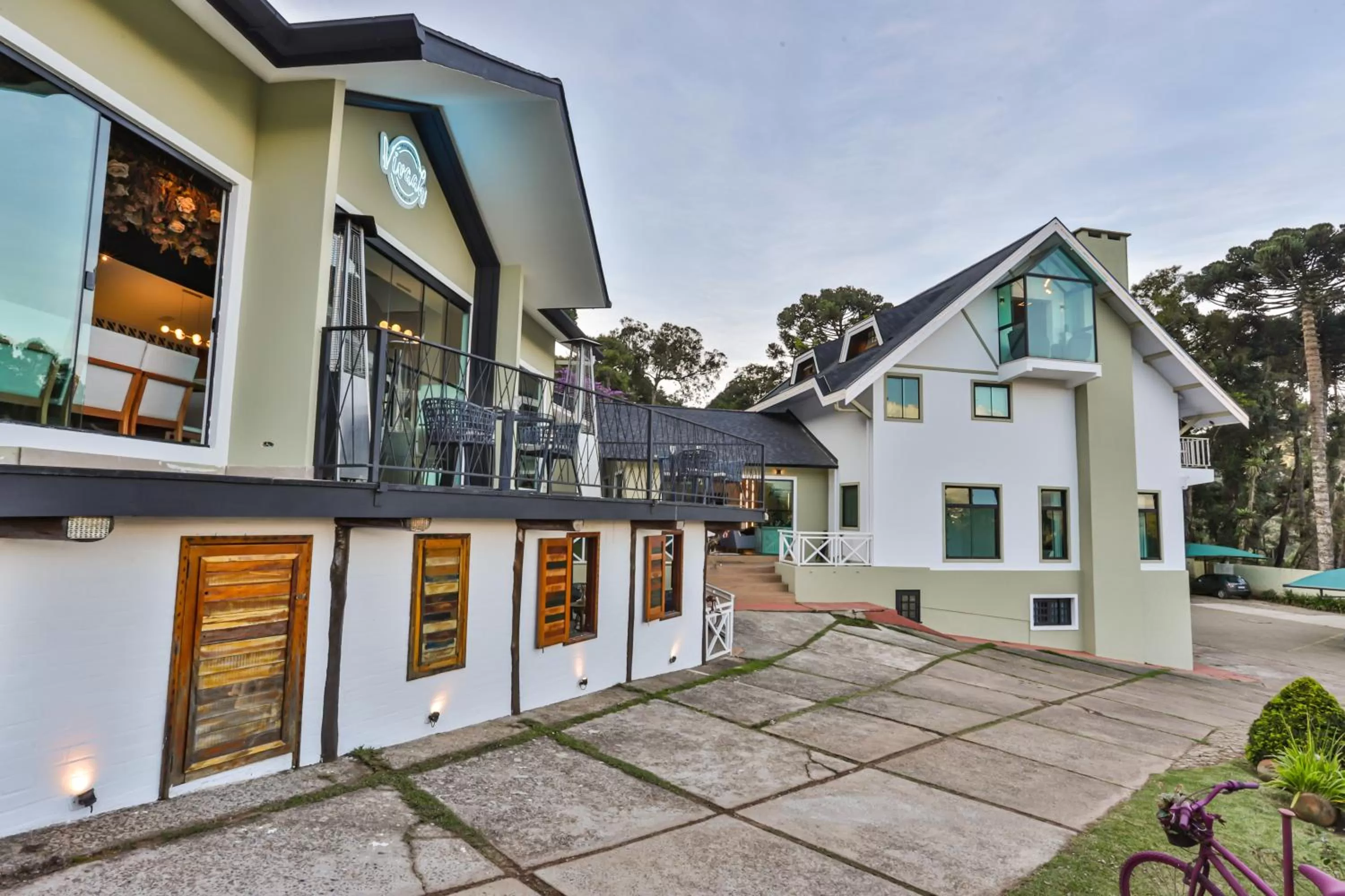 Property building in Caminho das Pedras Pousada de Charme