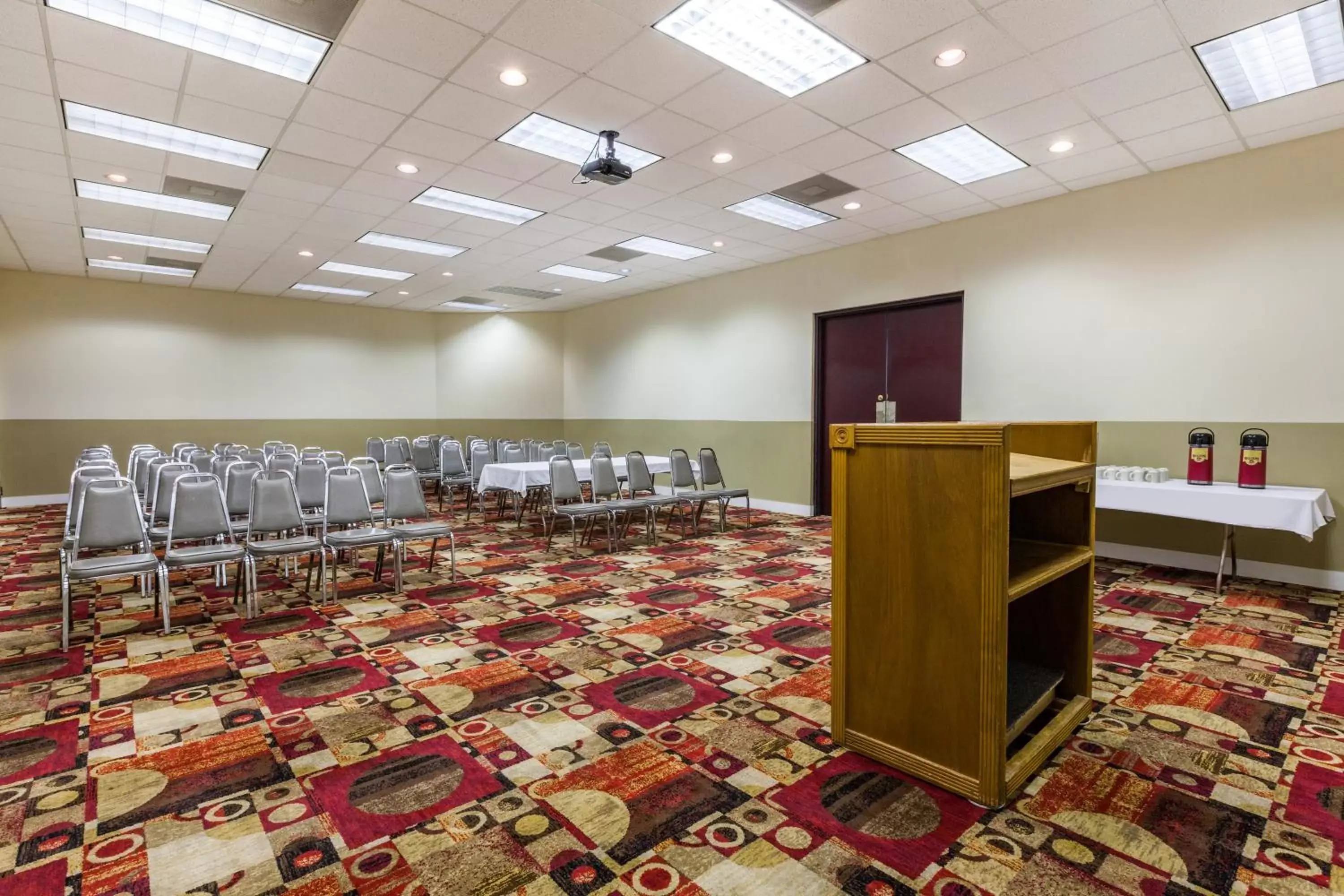 Meeting/conference room in Days Inn by Wyndham Sherman