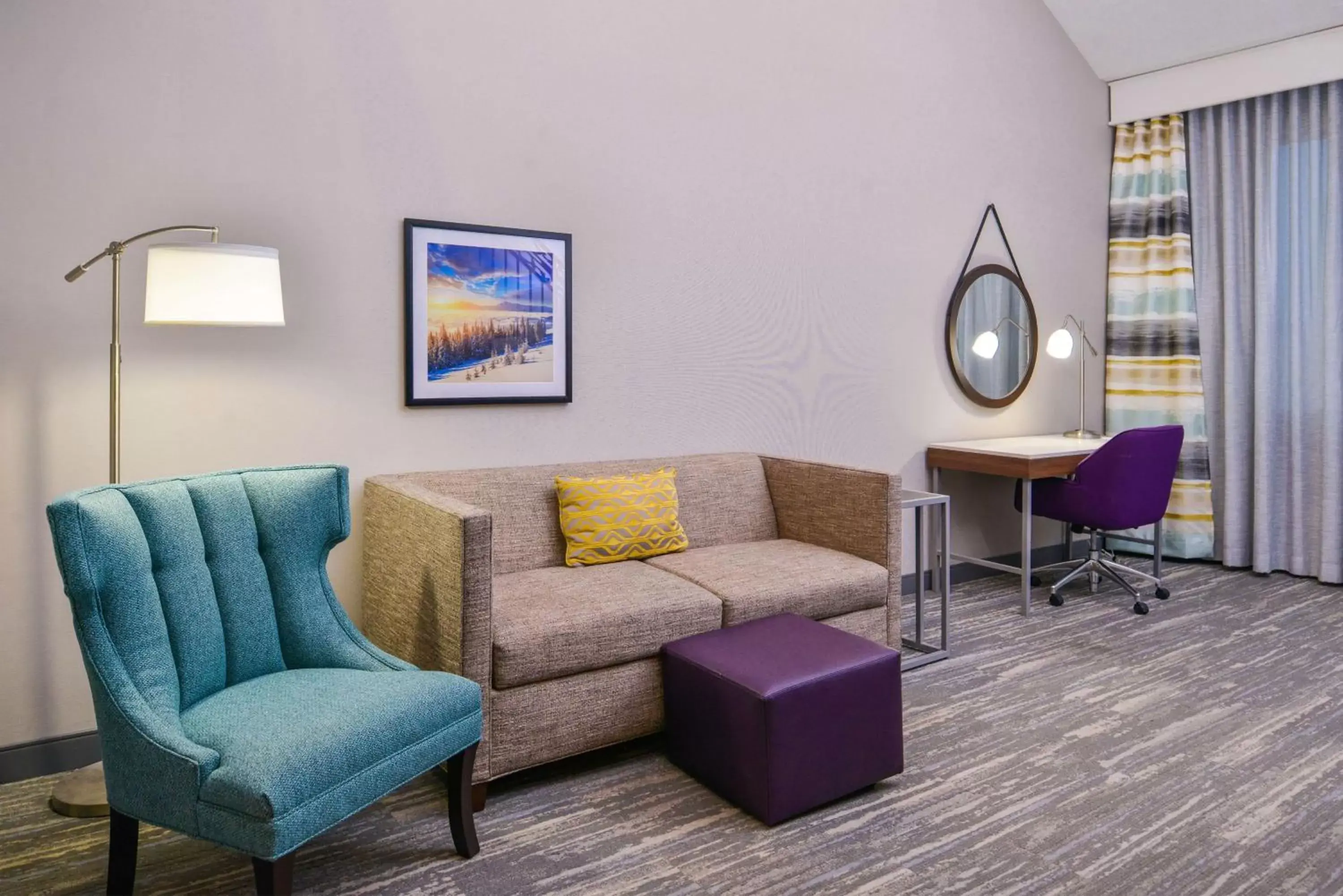 Bedroom, Seating Area in Hampton Inn & Suites Boise/Spectrum