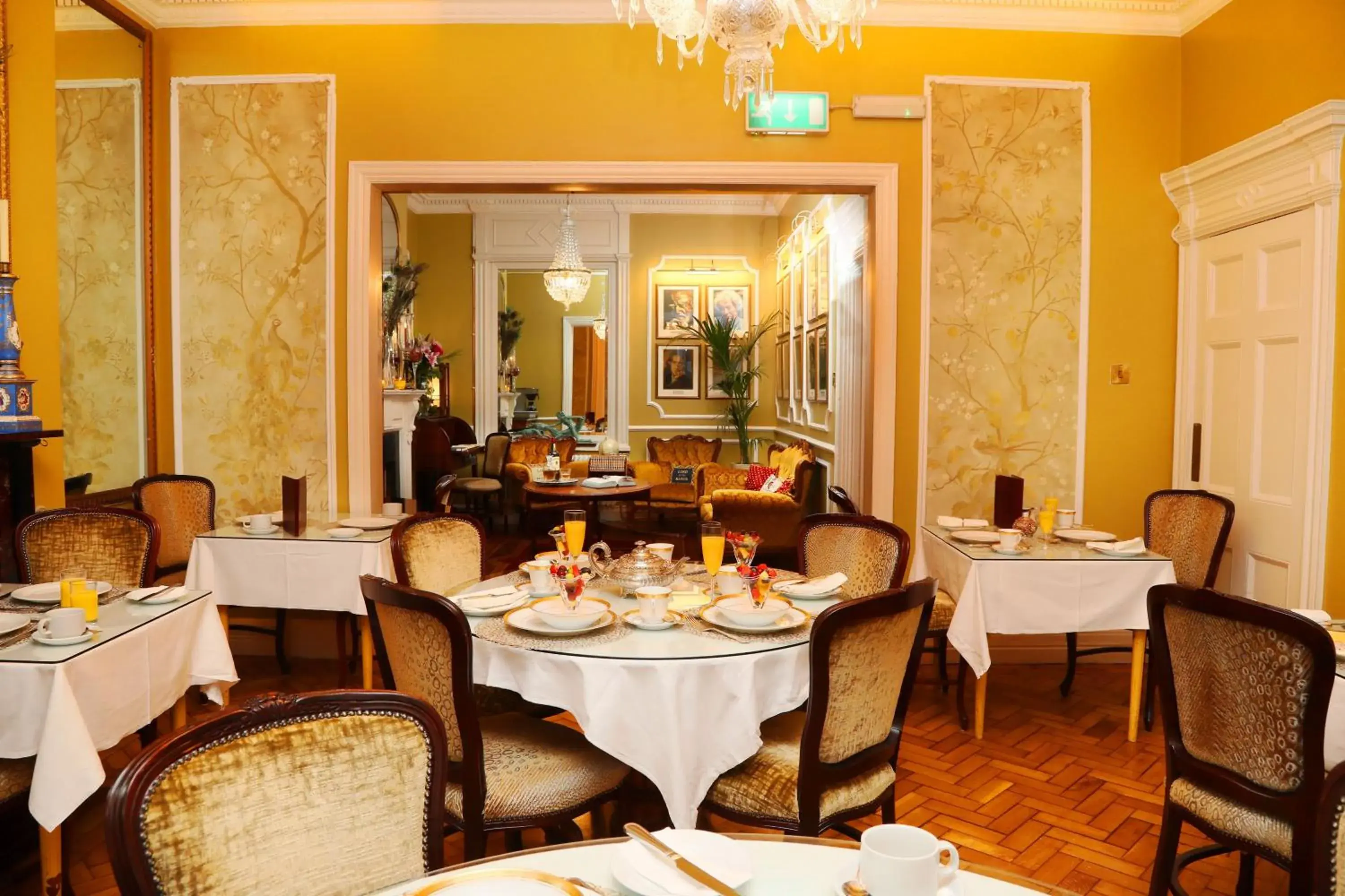 Restaurant/Places to Eat in Kilronan House