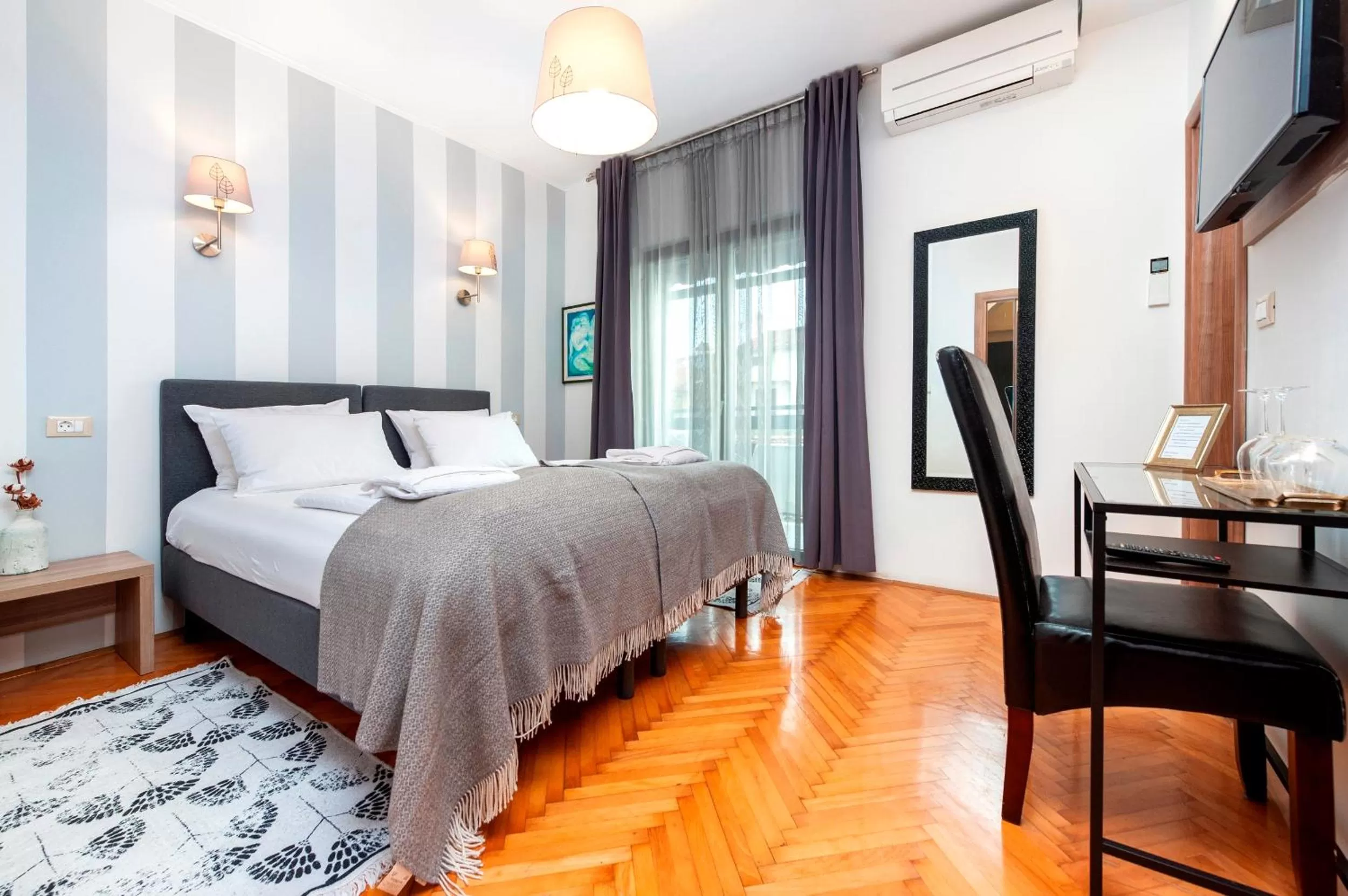 Bed in Villa B&B Marina & Parking Free