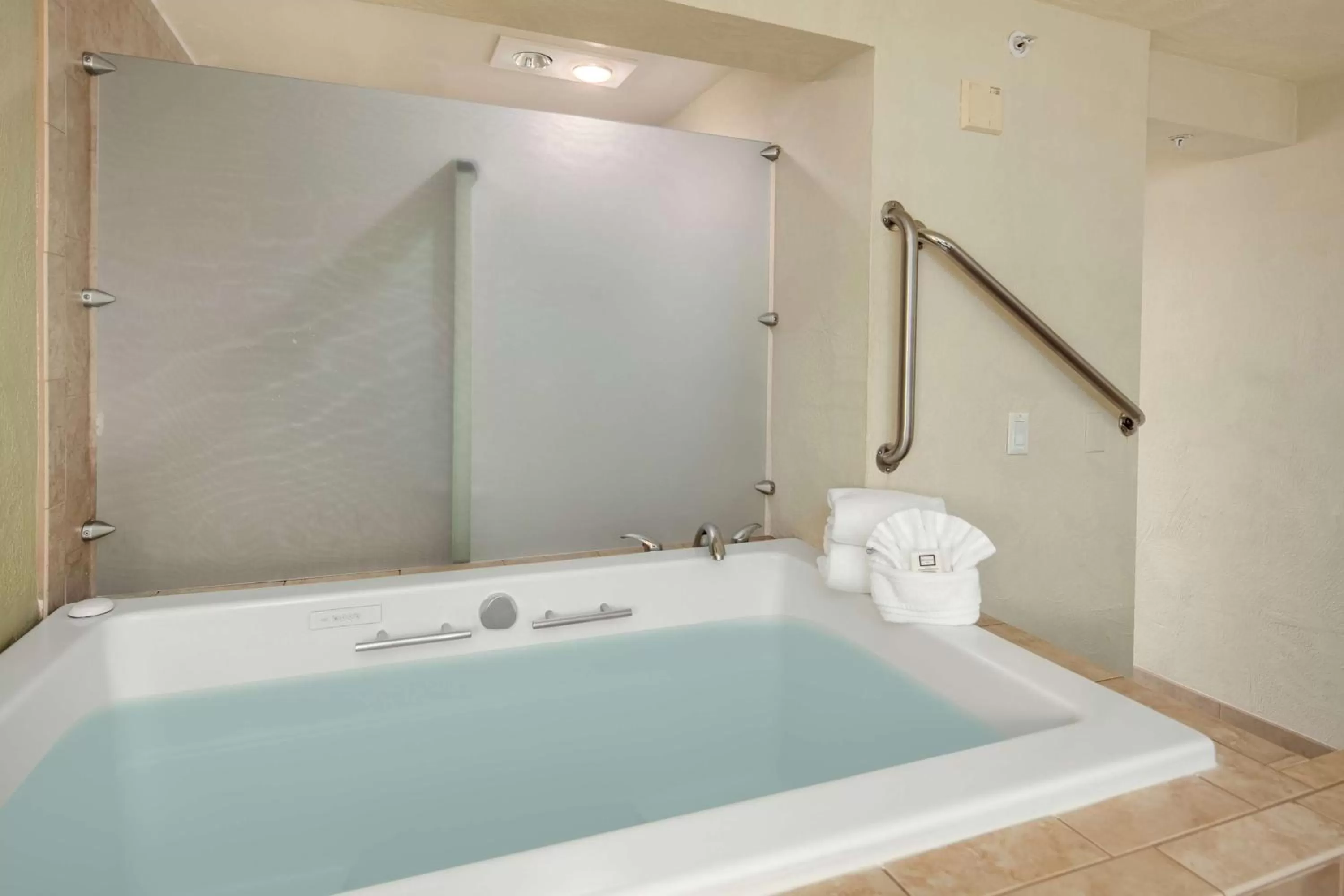 Photo of the whole room in Hotel Nexus; BW Signature Collection