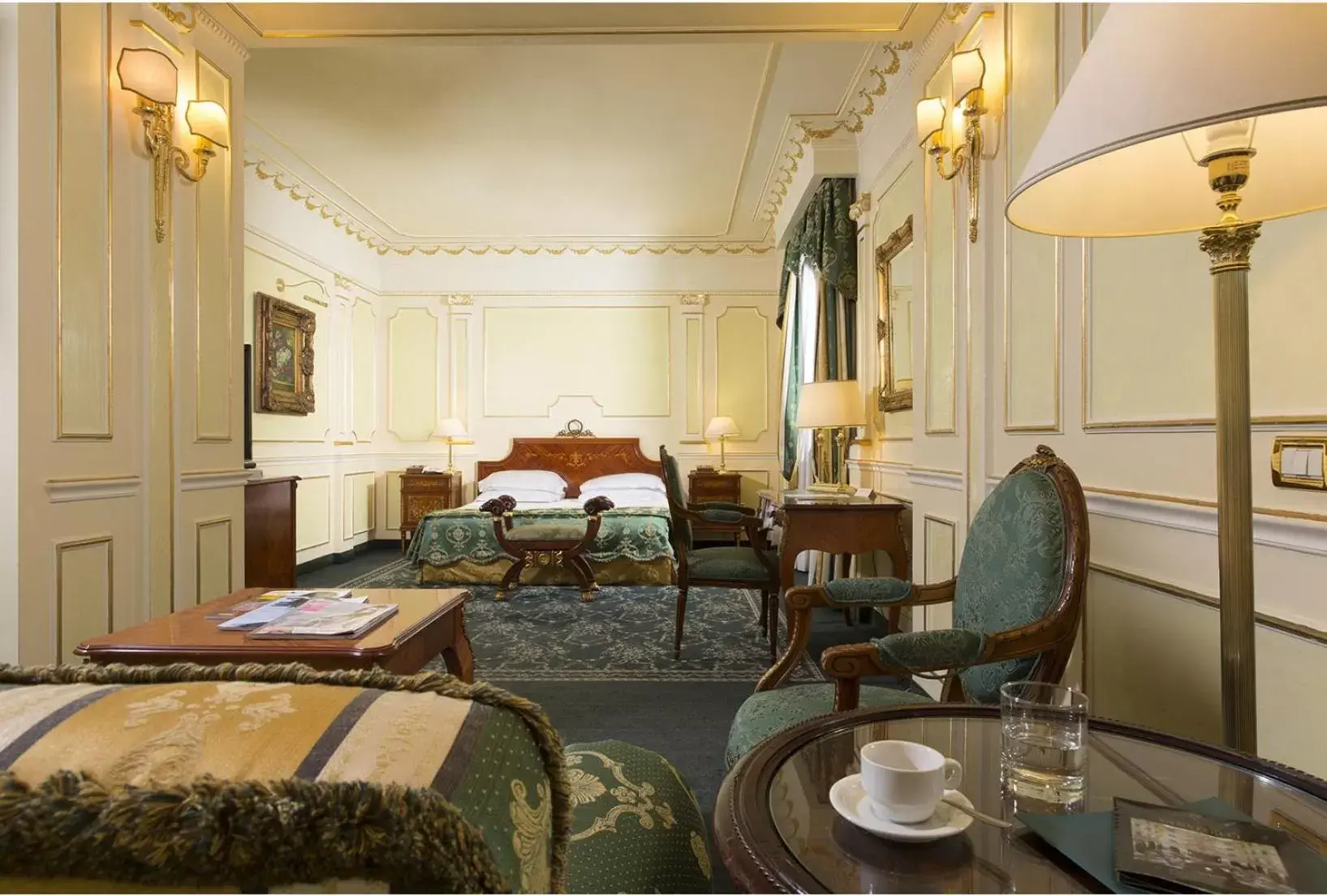 Photo of the whole room in Grand Hotel Vanvitelli