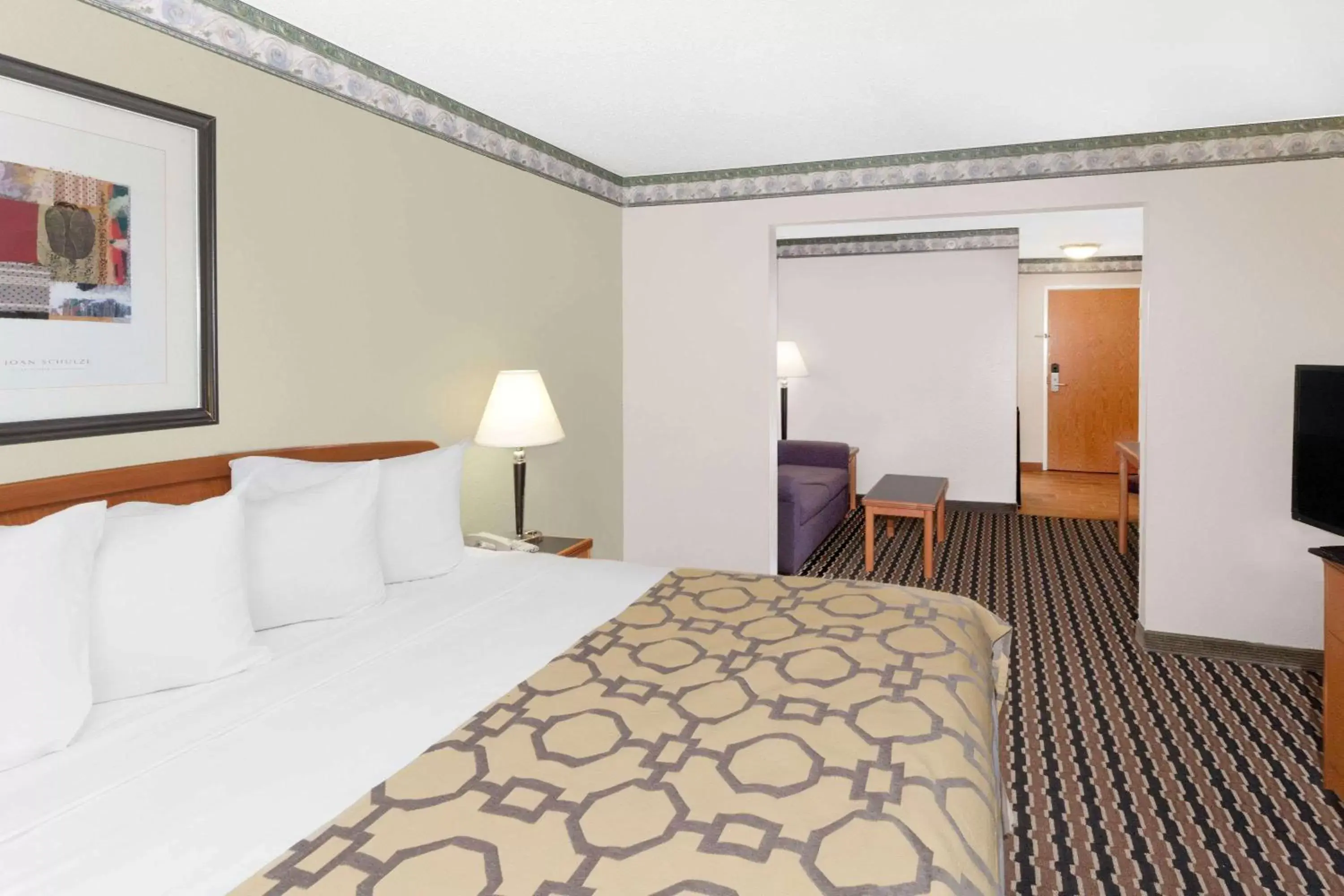 Photo of the whole room, Bed in Baymont by Wyndham Fort Wayne Photo of the whole room, Bed in Baymont by Wyndham Fort Wayne