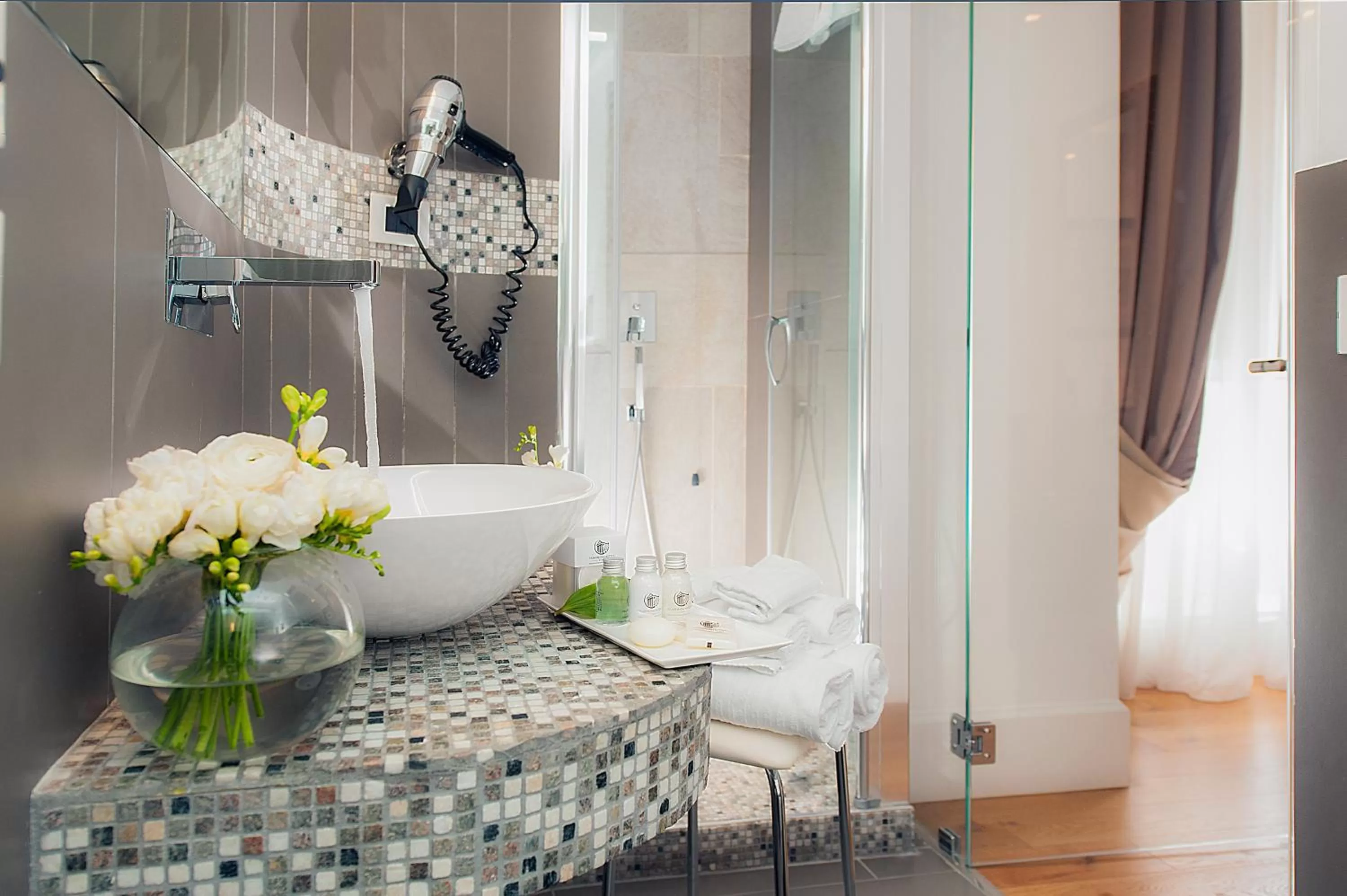 Bathroom, Bed in Argentina Residenza Style Hotel