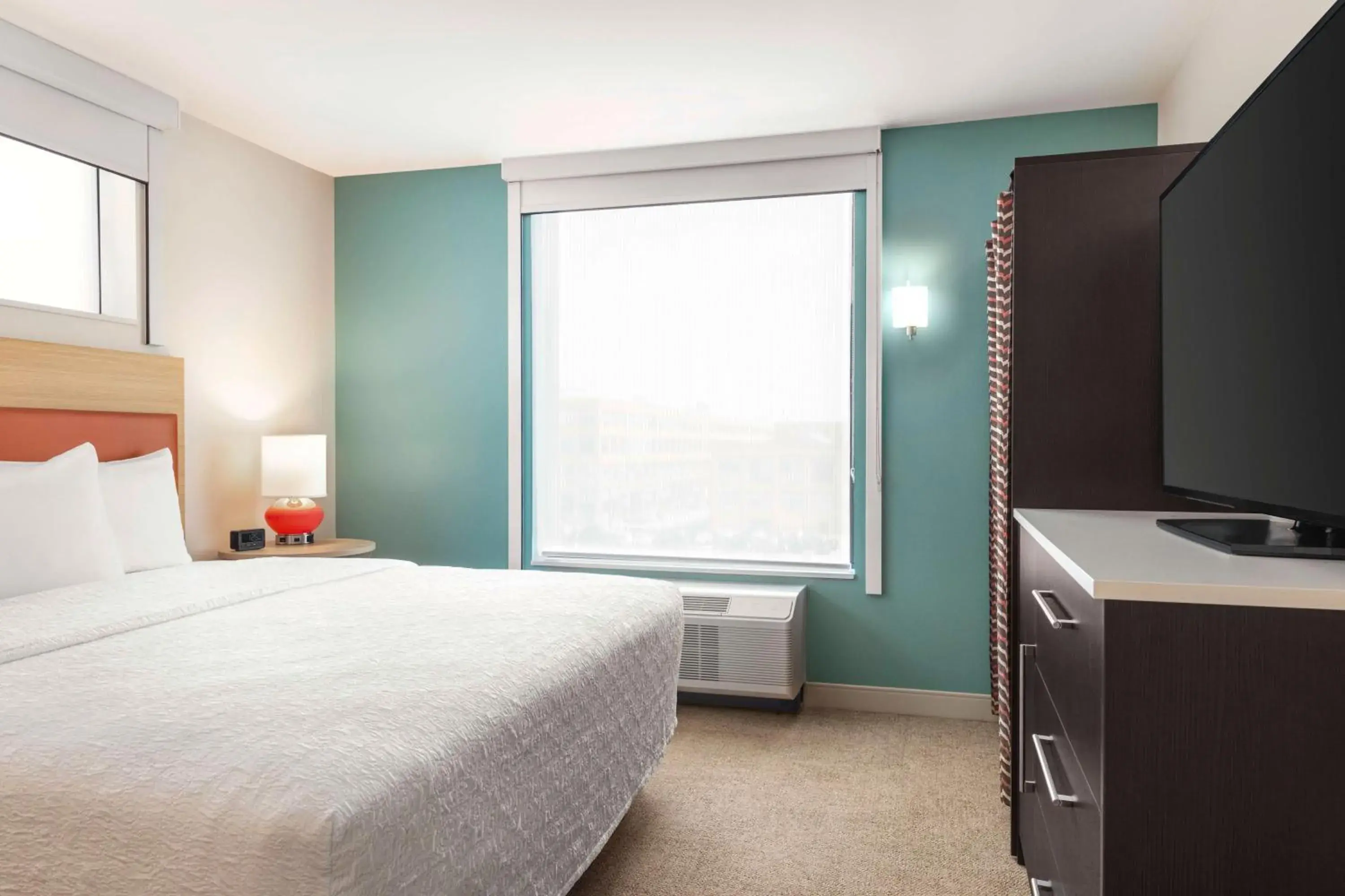 Bed in Home2 Suites By Hilton Milwaukee West