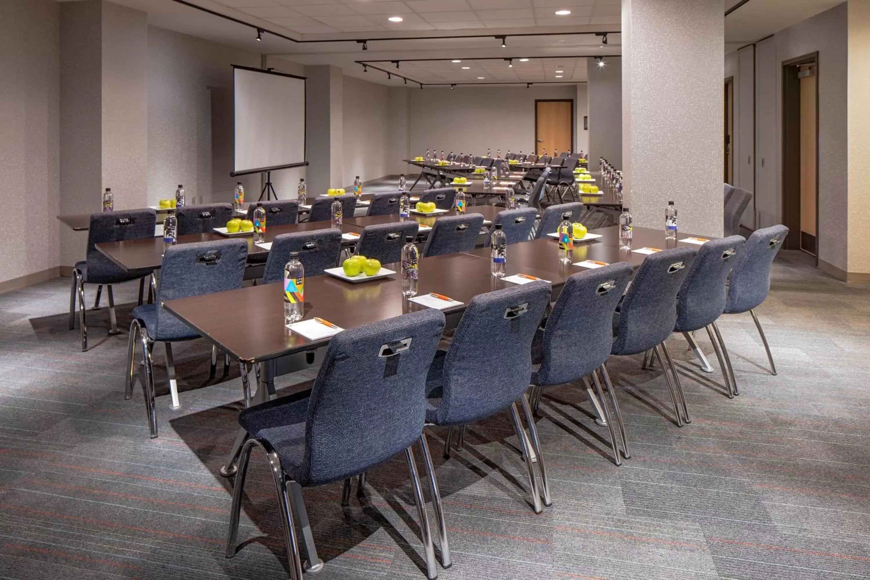 Meeting/conference room, Restaurant/Places to Eat in Aloft New Orleans Downtown