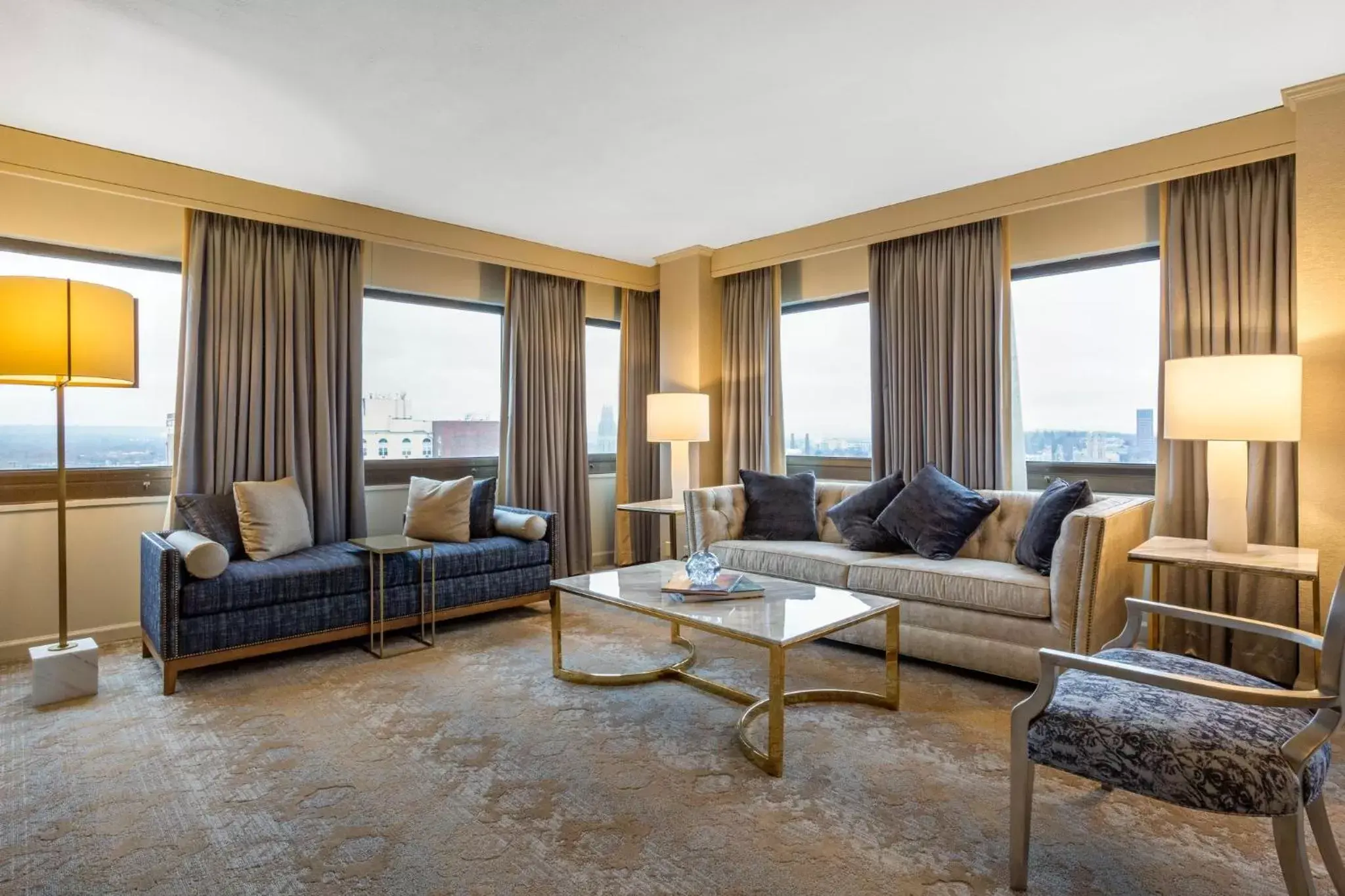 Photo of the whole room, Seating Area in Omni New Haven Hotel at Yale