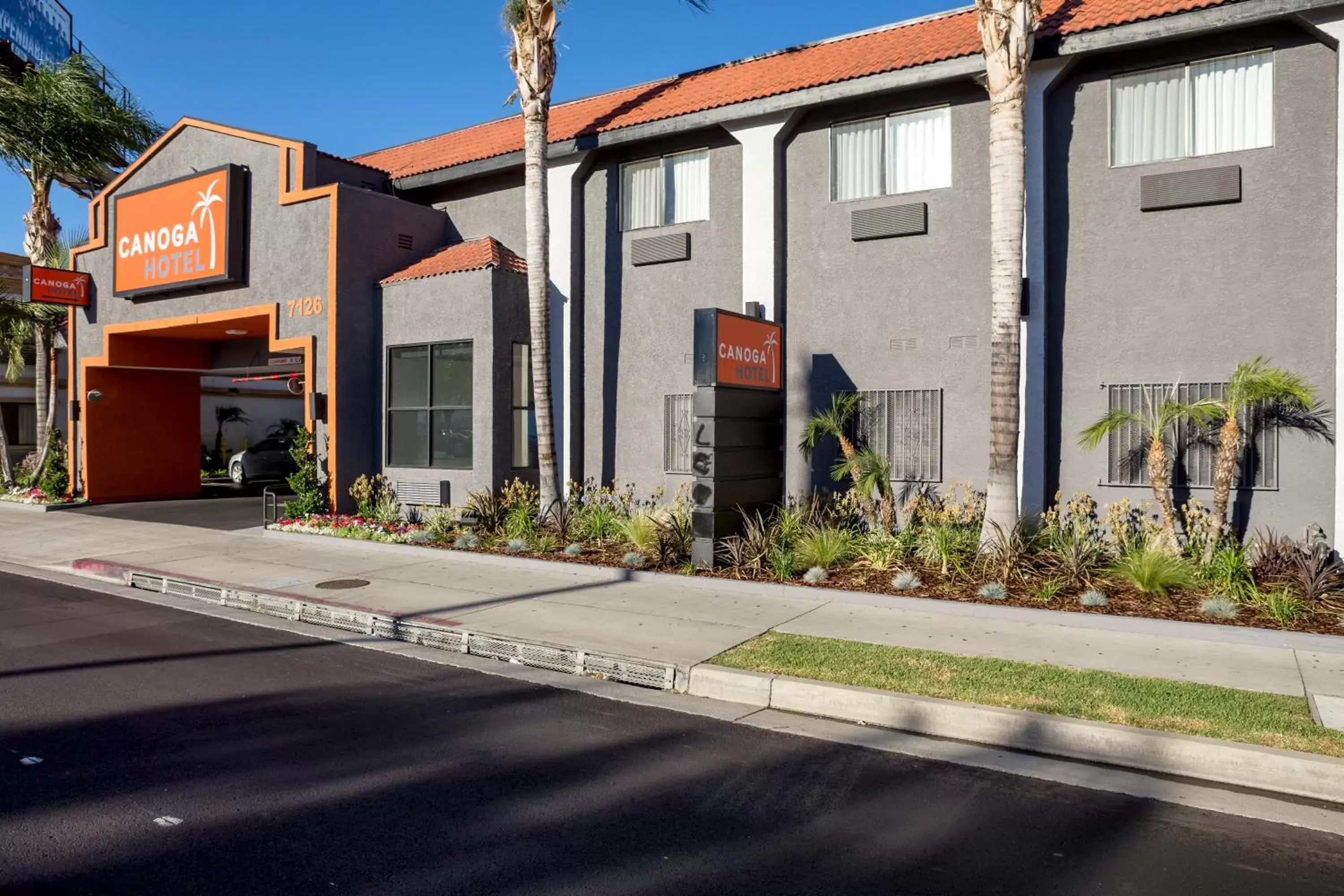 Facade/entrance, Property Building in Canoga Hotel at Warner Center