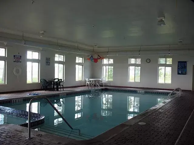Swimming Pool in Pellston Lodge