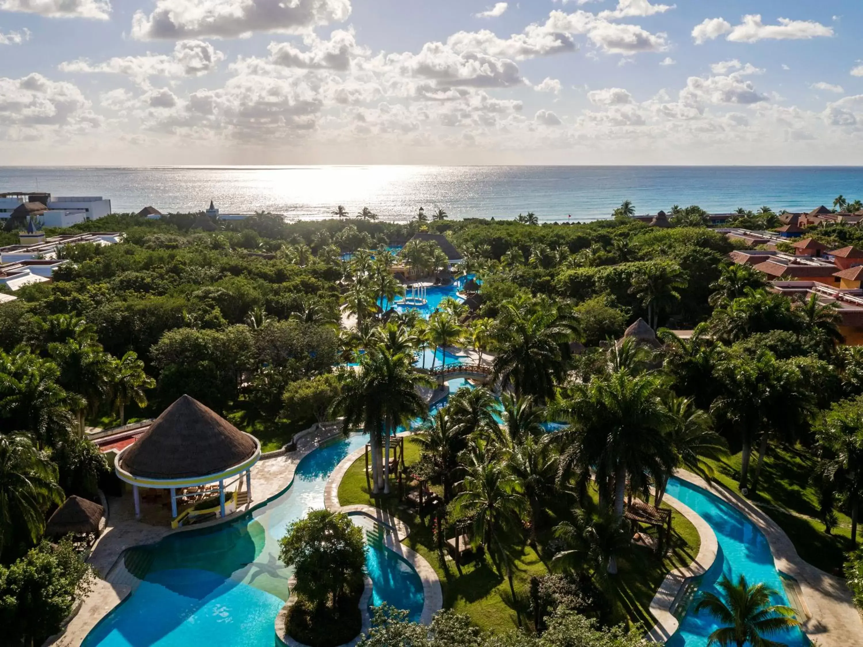 Bird's eye view, Swimming Pool in Iberostar Paraíso del Mar