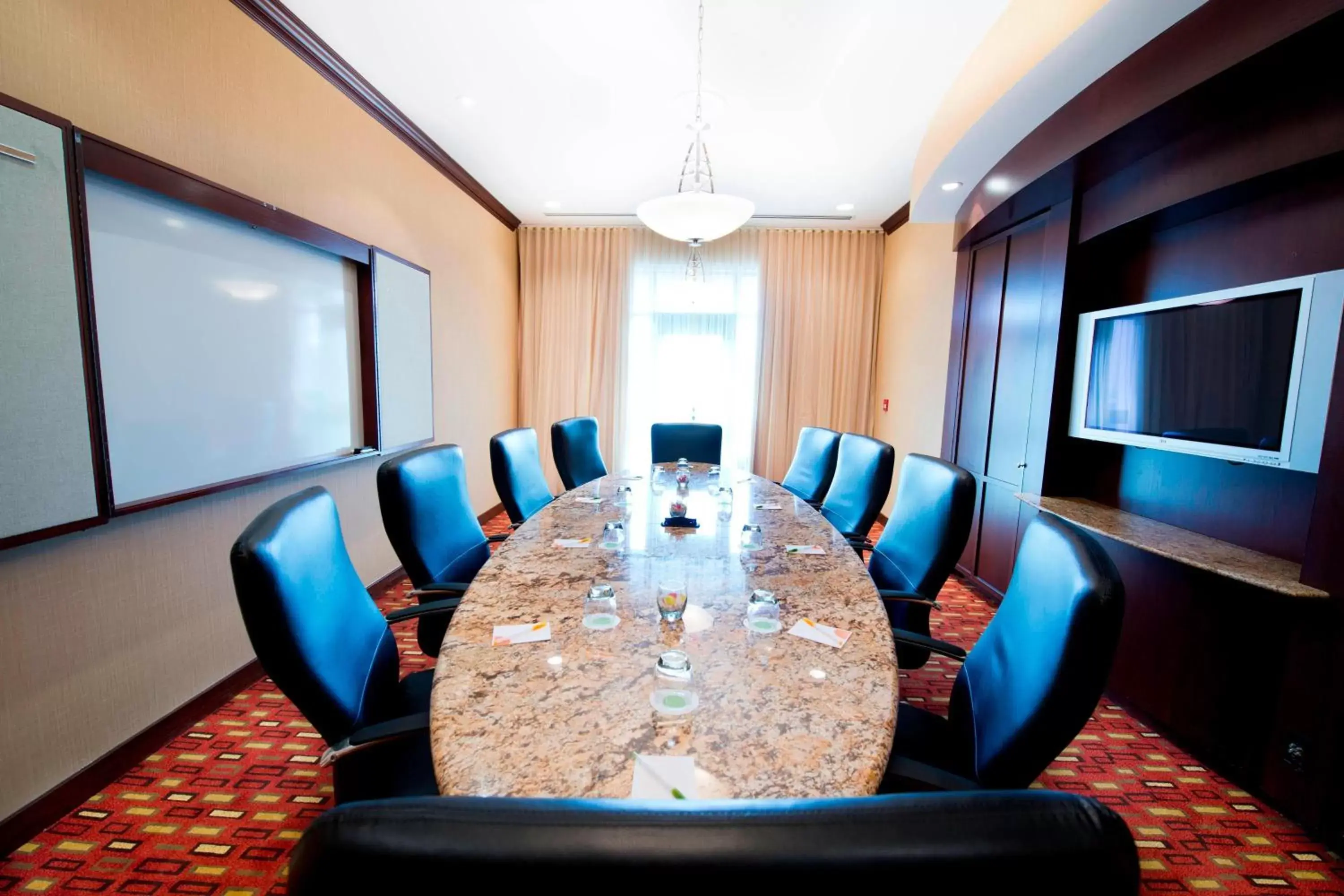 Meeting/conference room in Courtyard by Marriott Mississauga-Airport Corporate Centre West