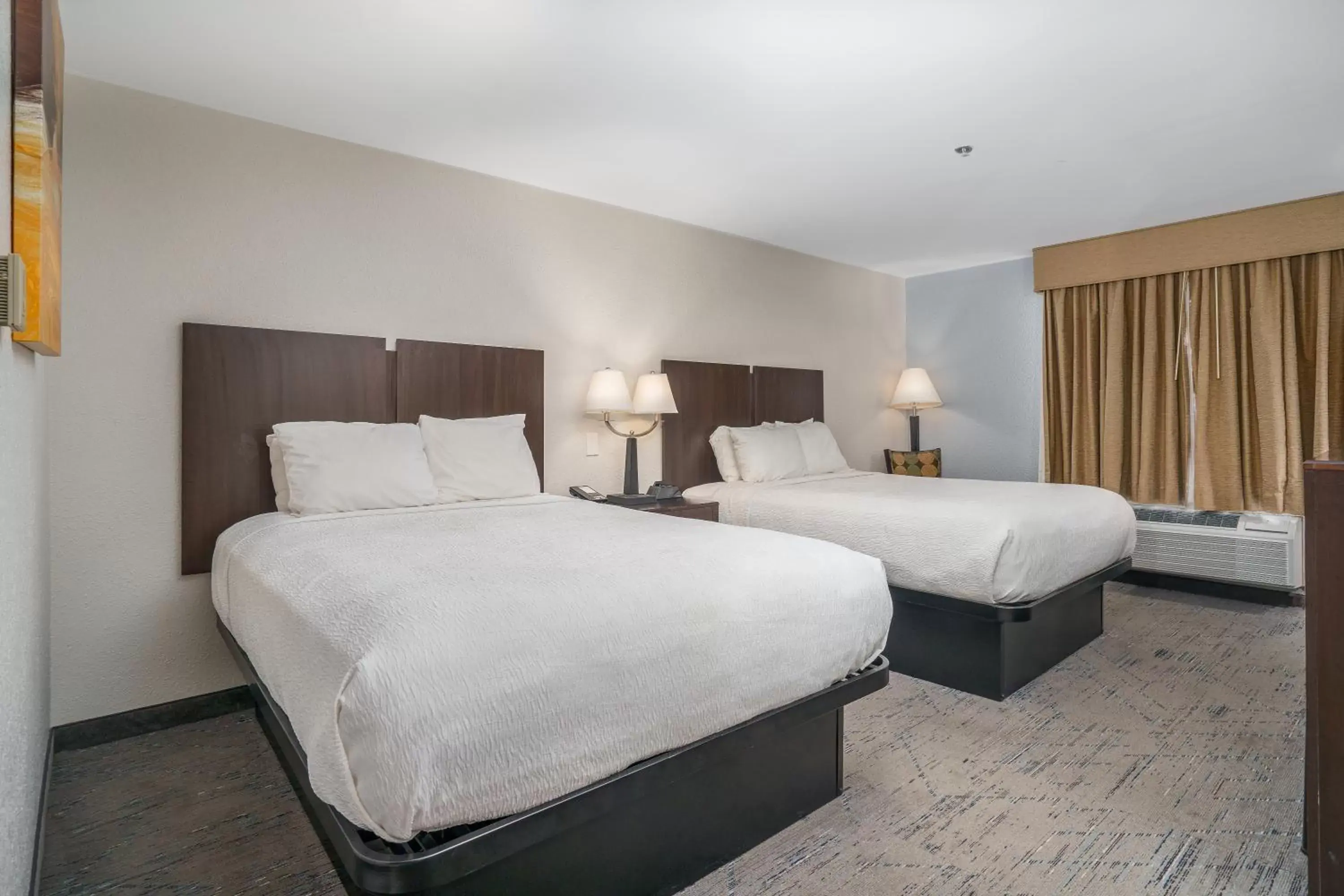 Bedroom, Bed in Best Western Plus Silvercreek Inn