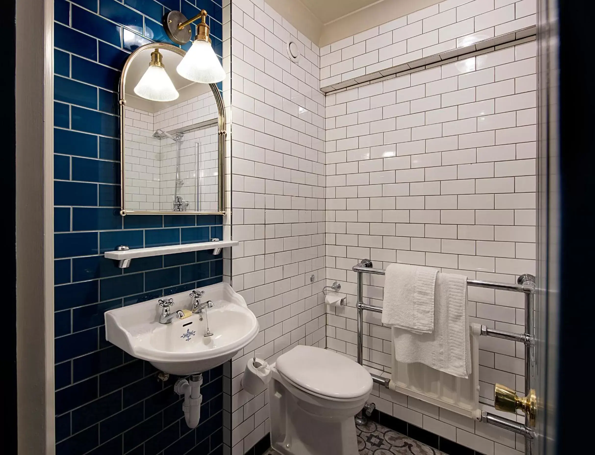 Bathroom in Hotel Cromwell Stevenage