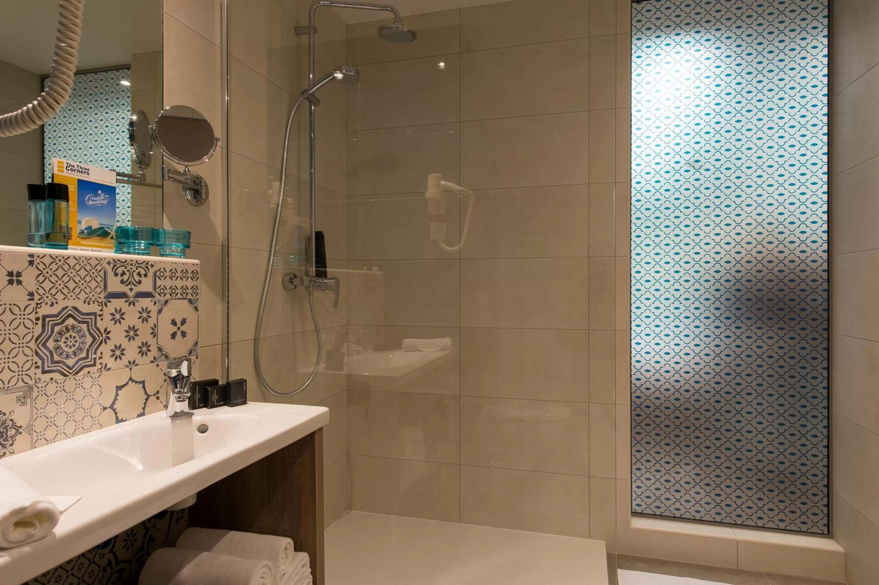Shower in Three Corners Lifestyle Hotel