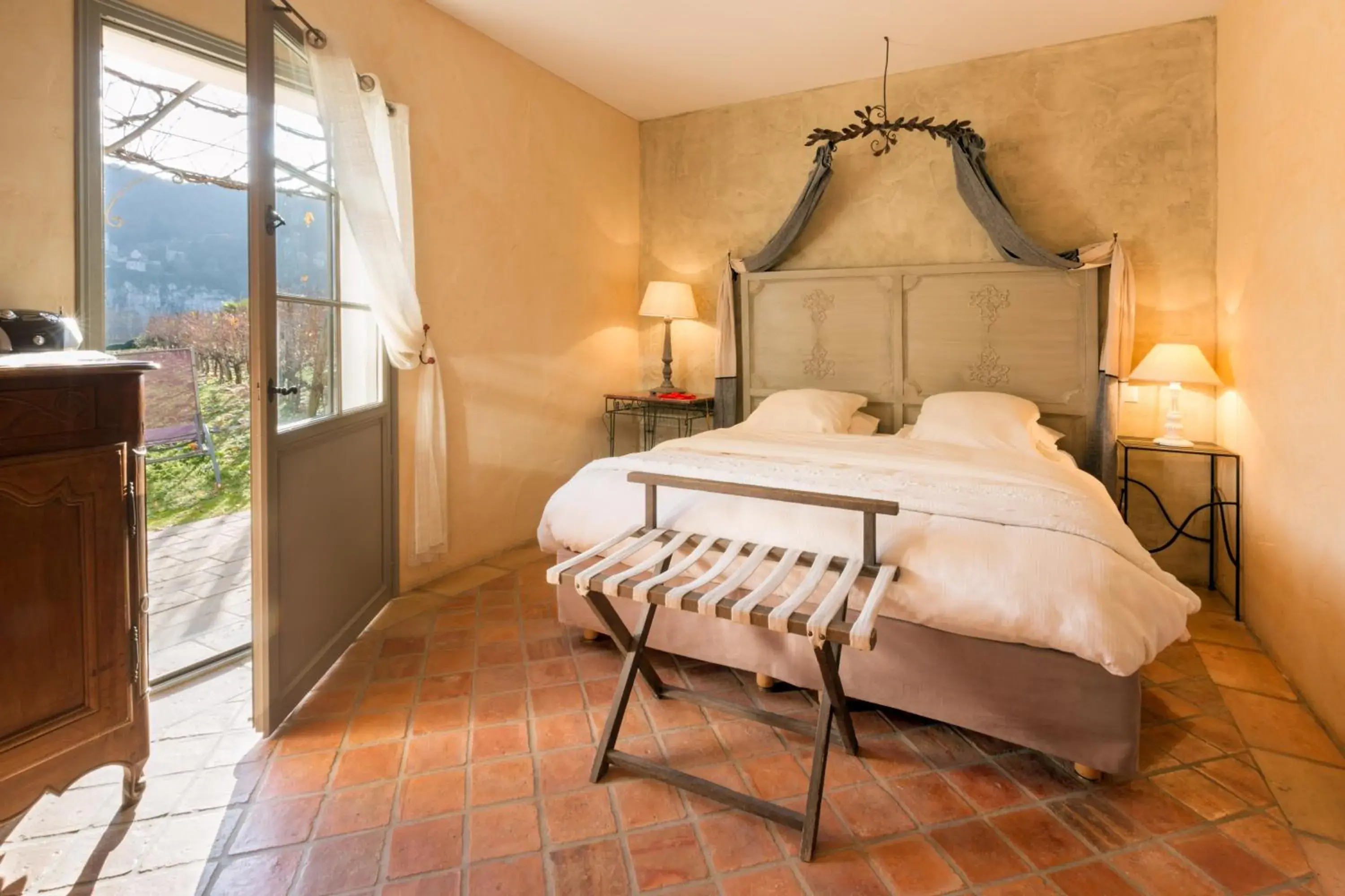 Bedroom, Bed in Hôtel-Spa Le Saint Cirq