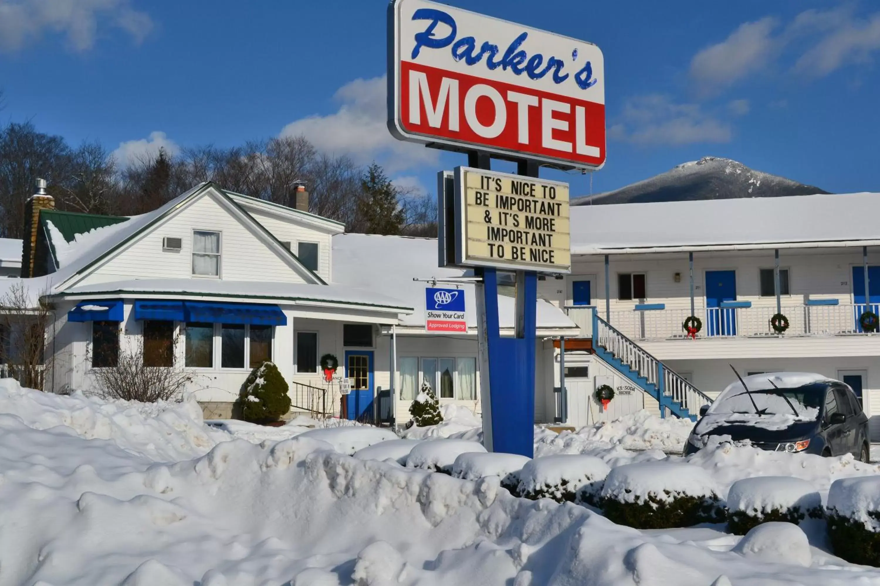 Facade/entrance, Winter in Parker's Motel