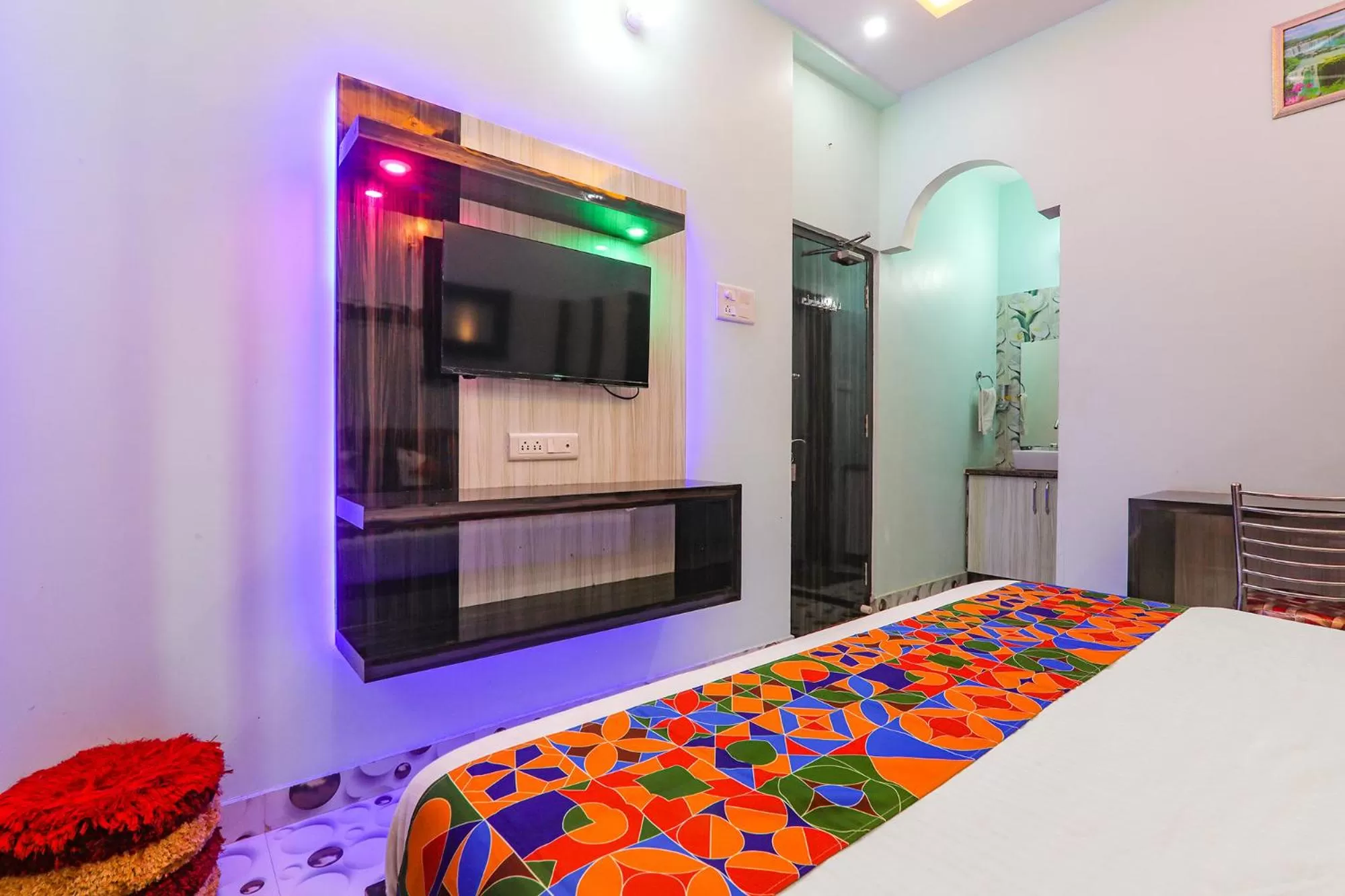 Bed in FabHotel Lumbini International - Sarnath museum