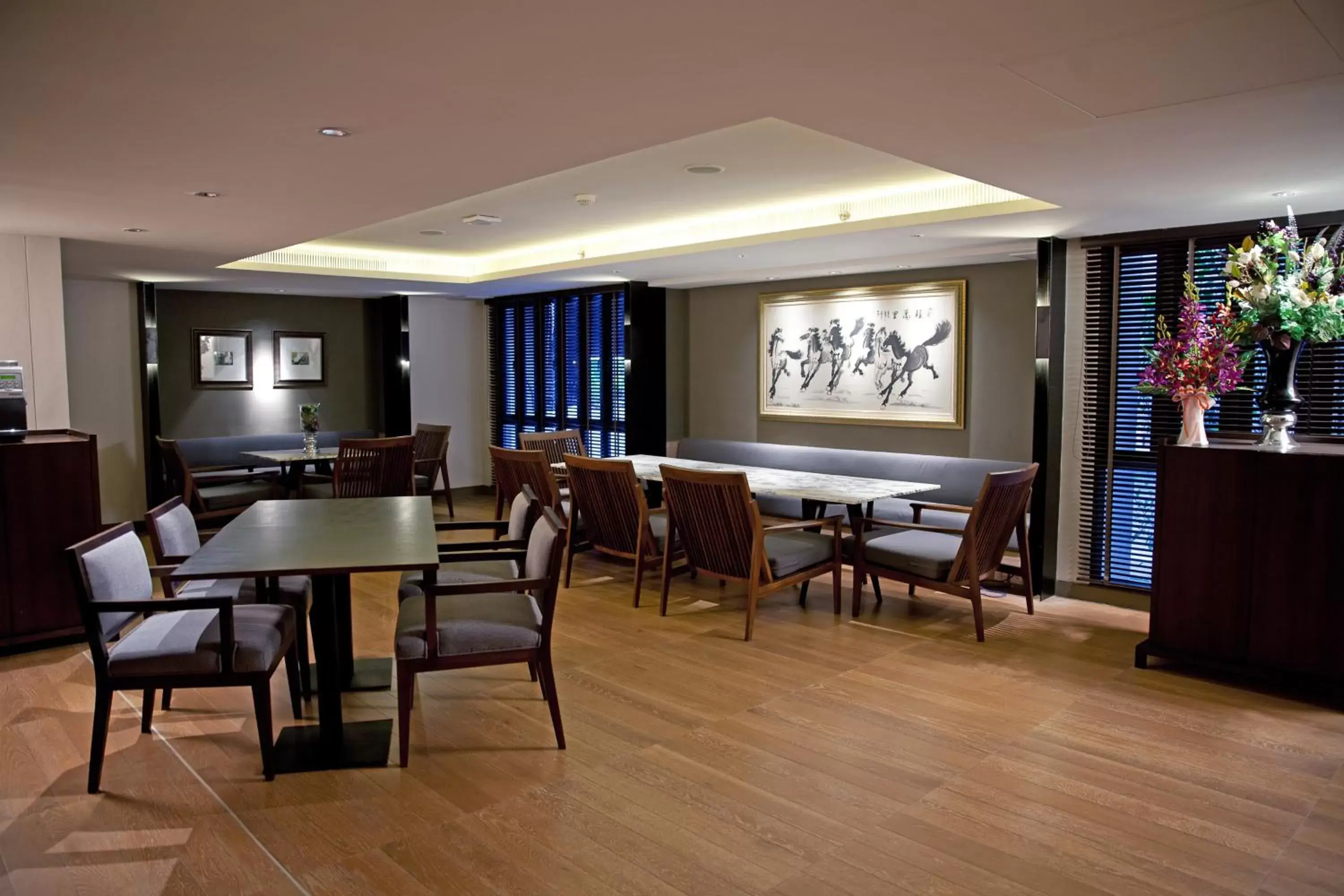 Meeting/conference room, Restaurant/Places to Eat in Arcadia Suites Bangkok