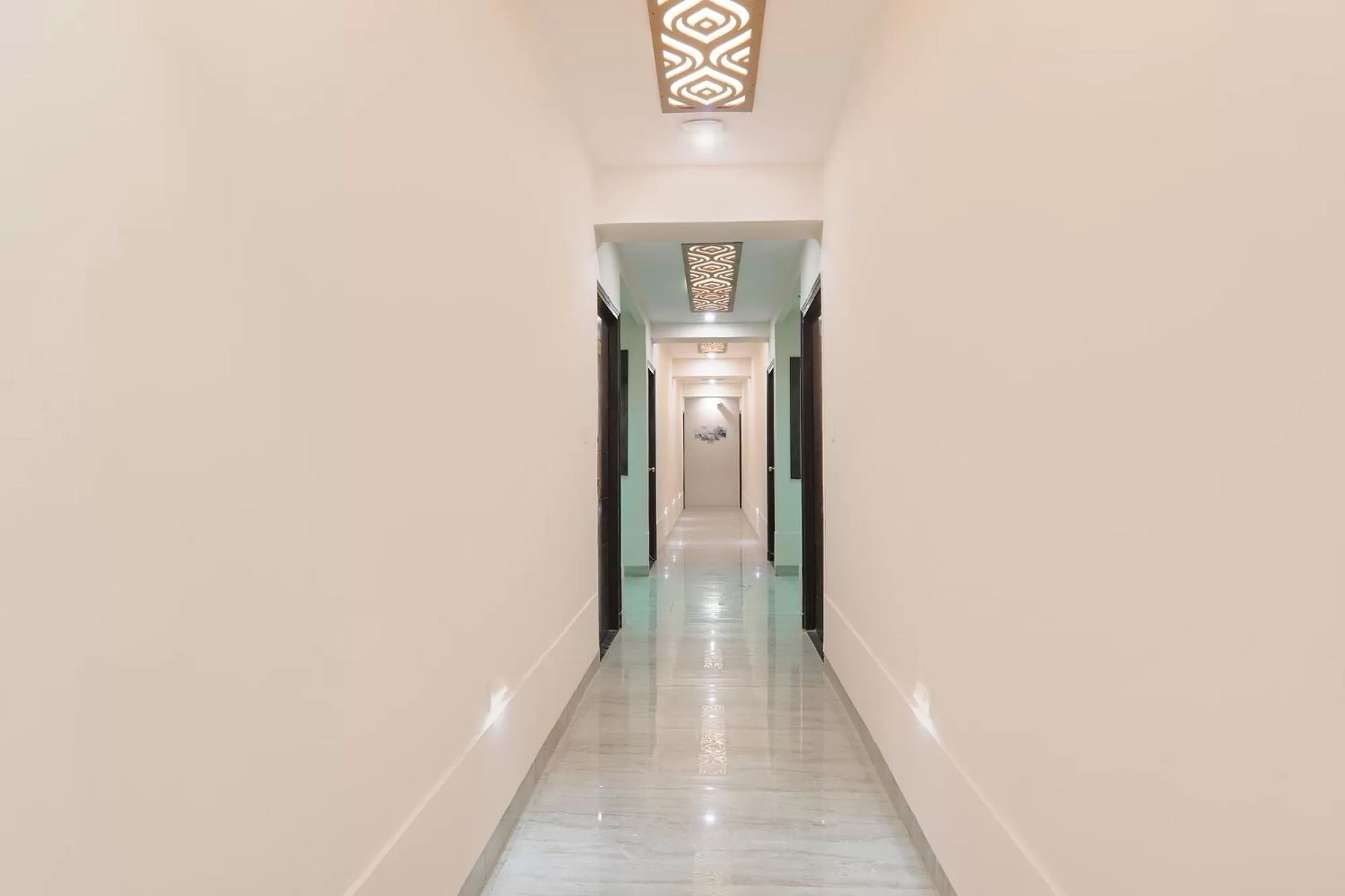 Lobby or reception in FabHotel Silver Stone Inn